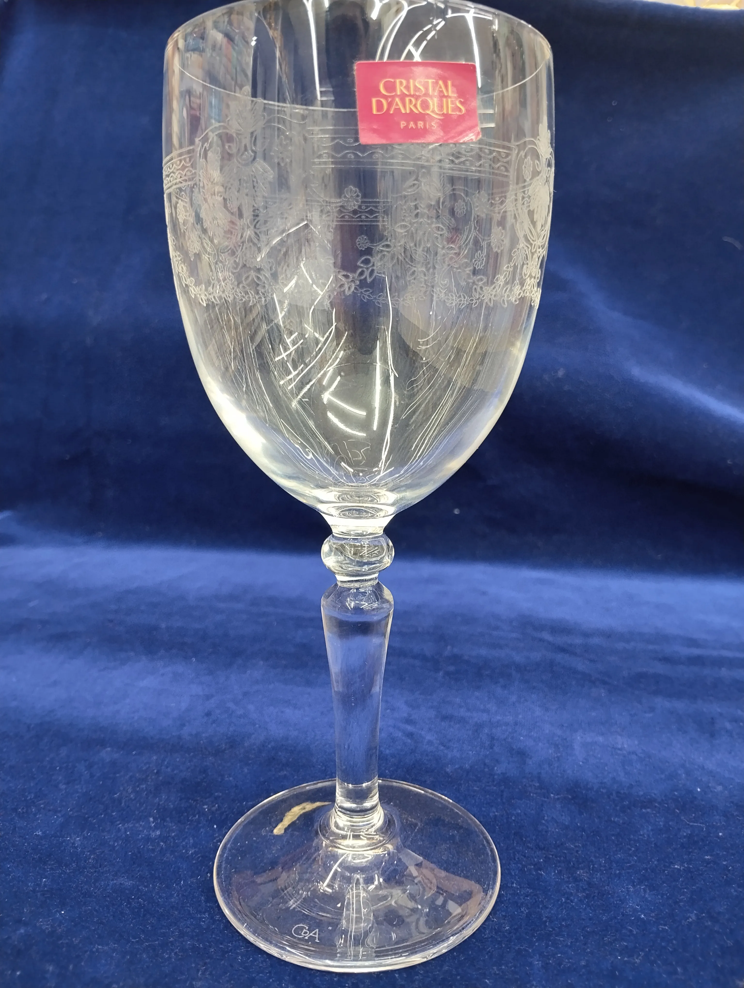 Cristal d’Arques Wine Glass view 2