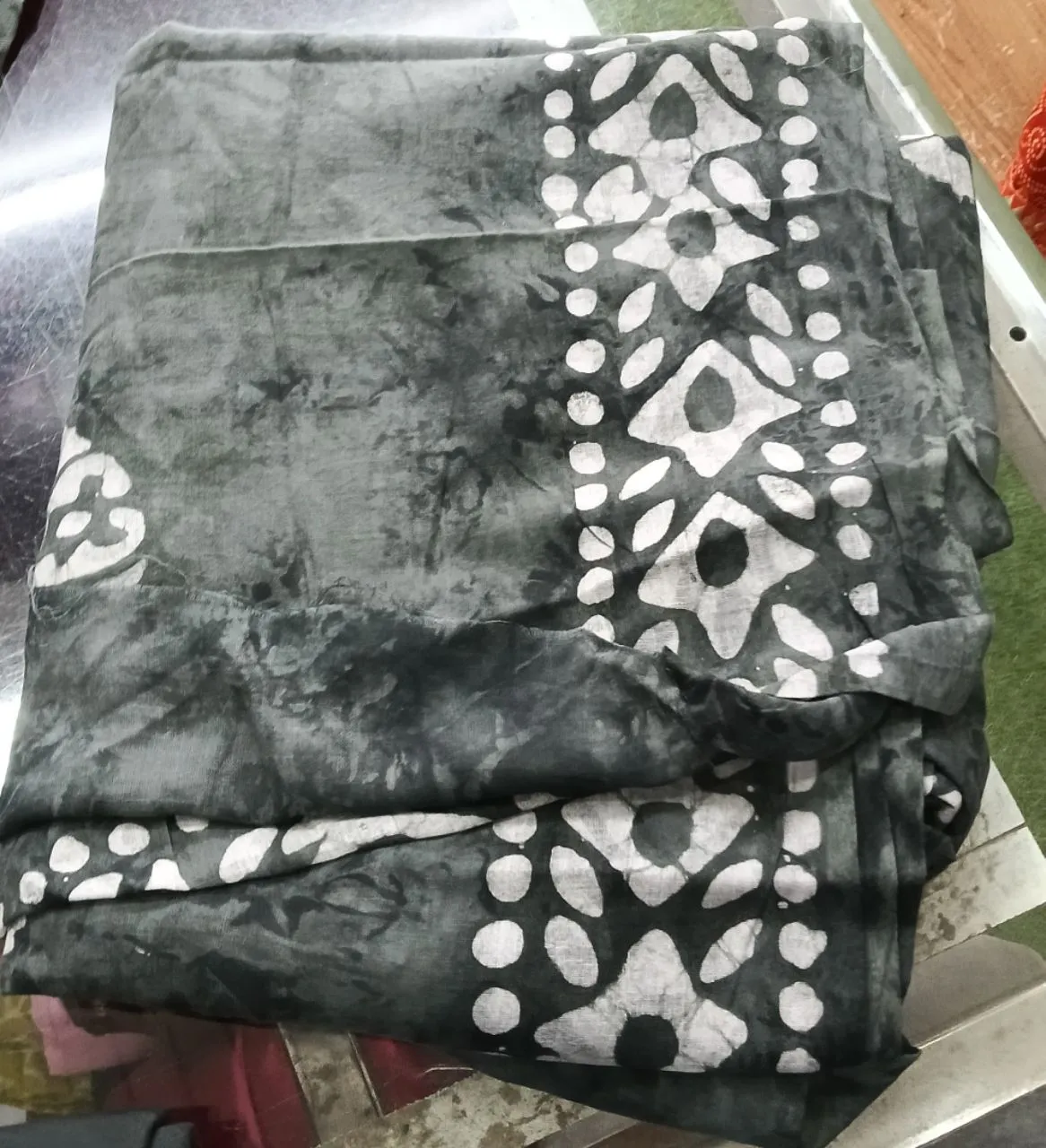 Pratibha Handcrafted Saree view 3
