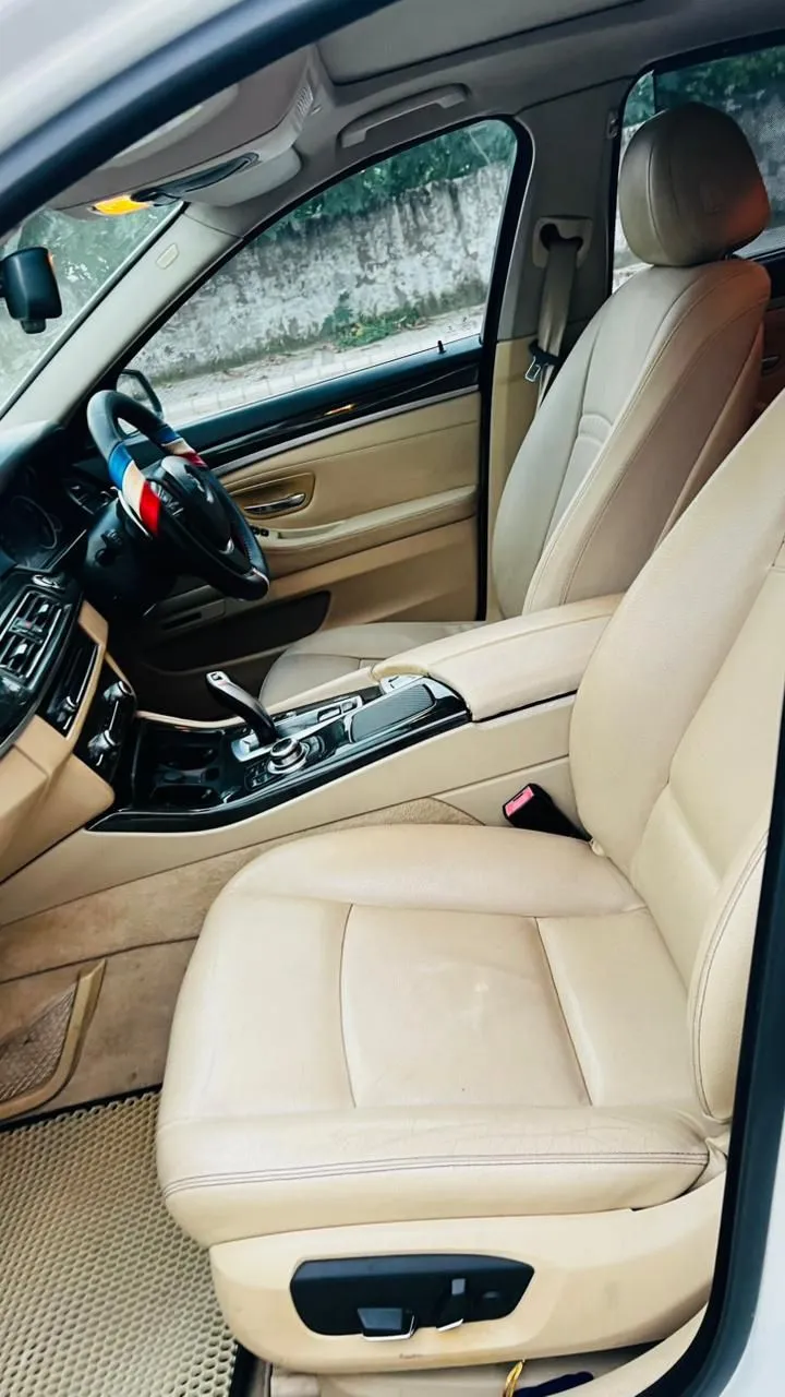 BMW X1 sDrive20d view 3