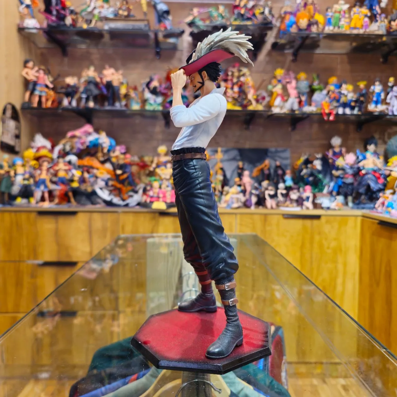 Dracule Mihawk view 4