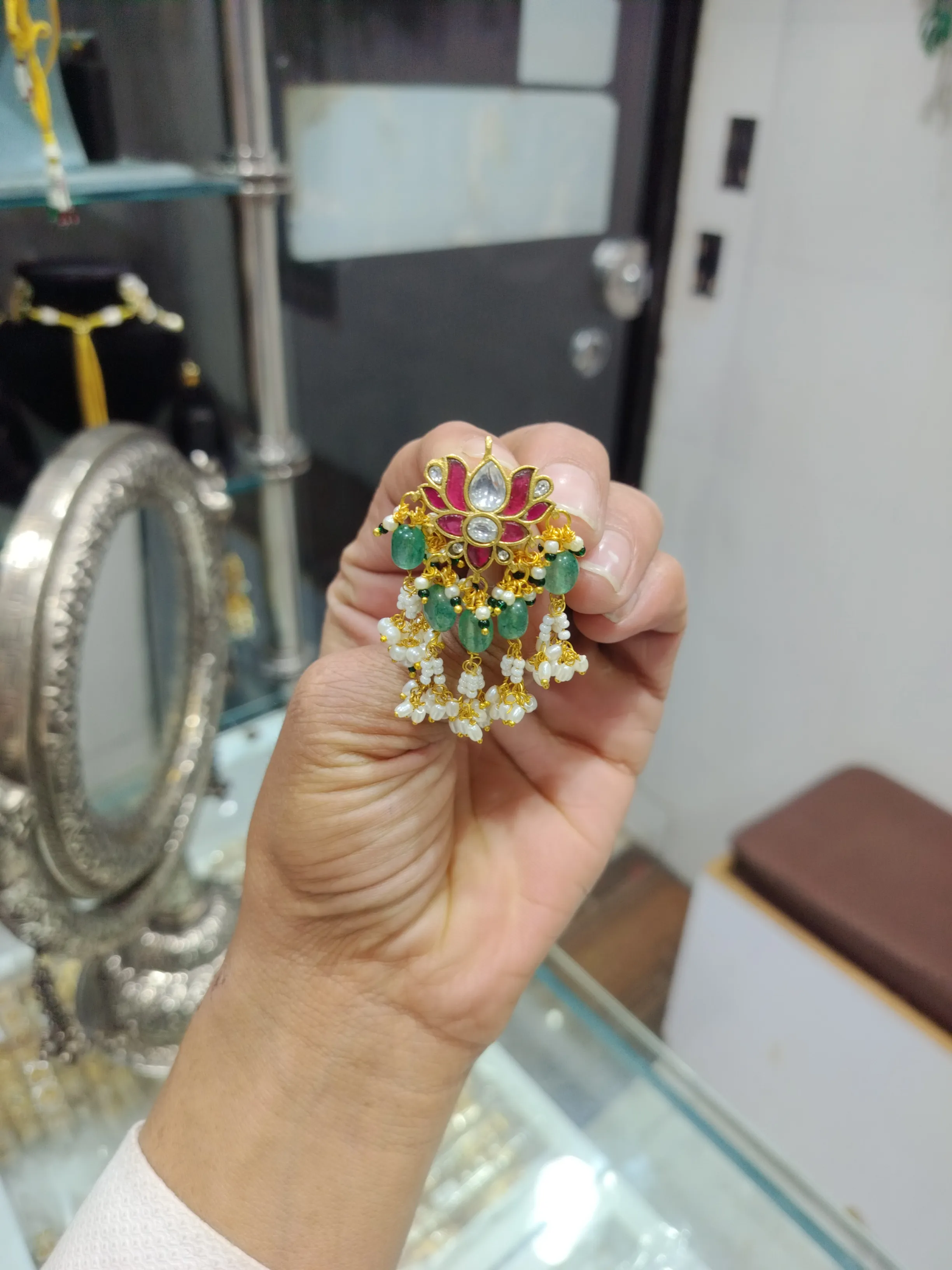 Traditional Kundan Earrings view 3