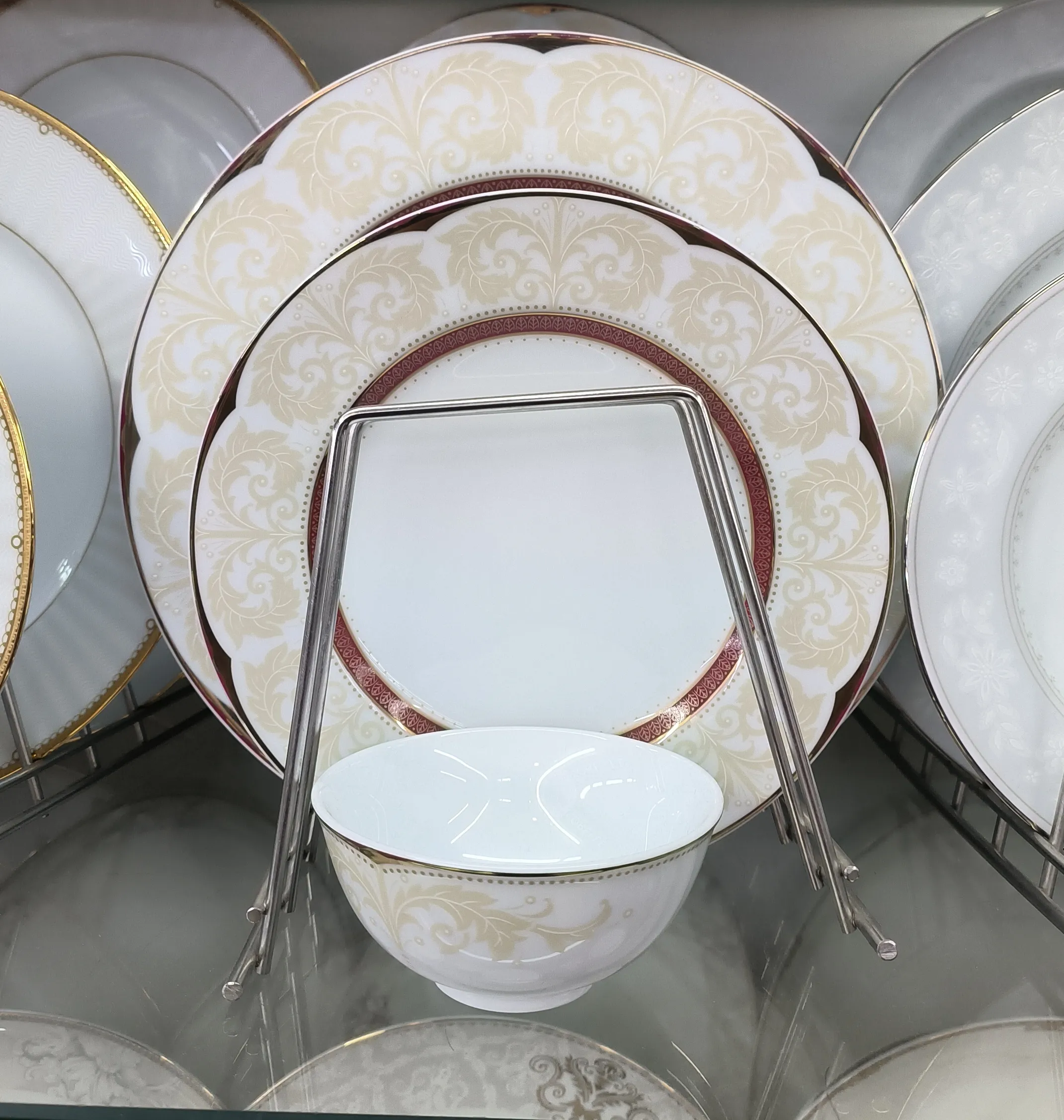 NORITAKE 21-Piece Dinner Set view 2