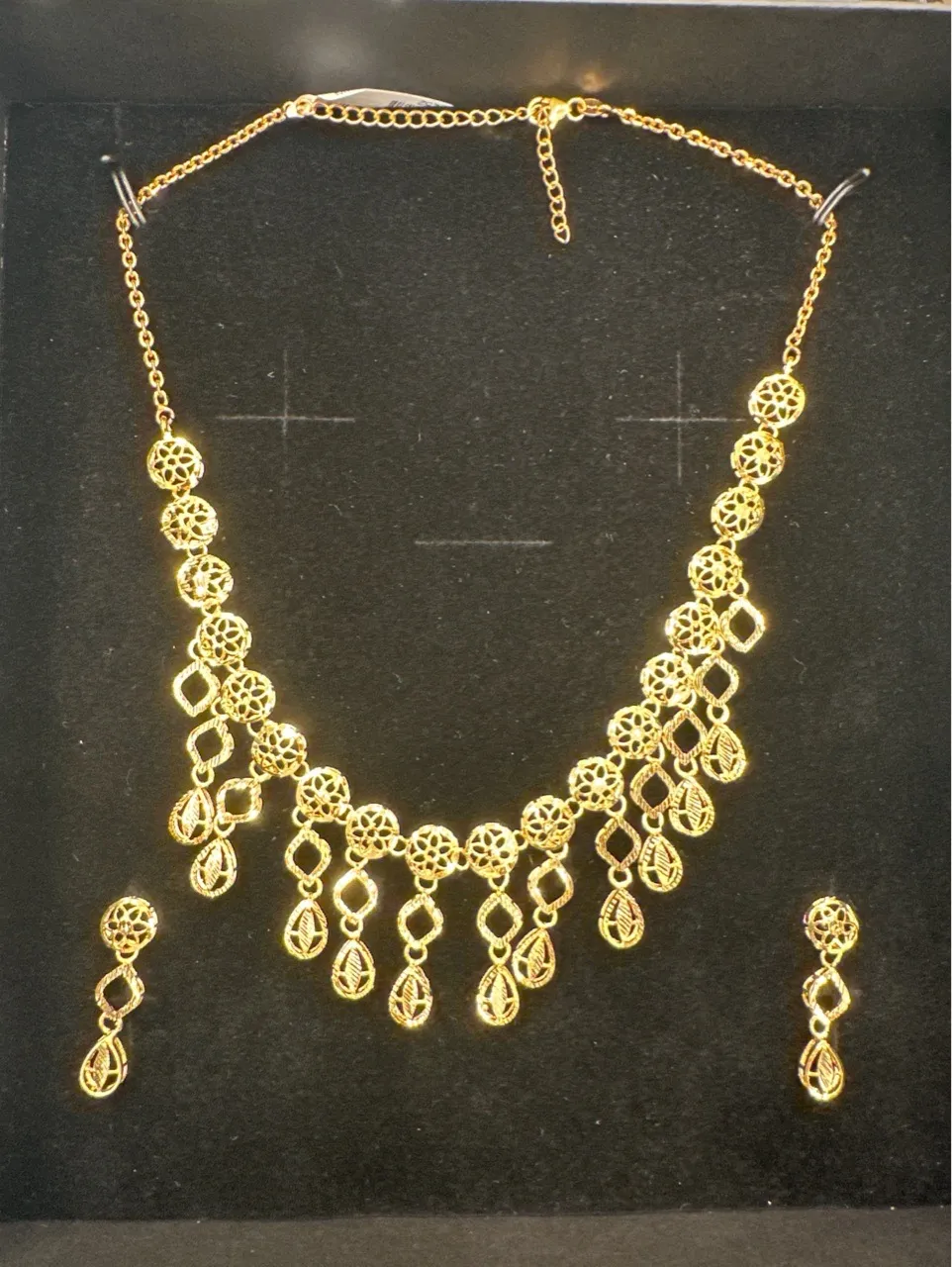 Golden Necklace Set view 3