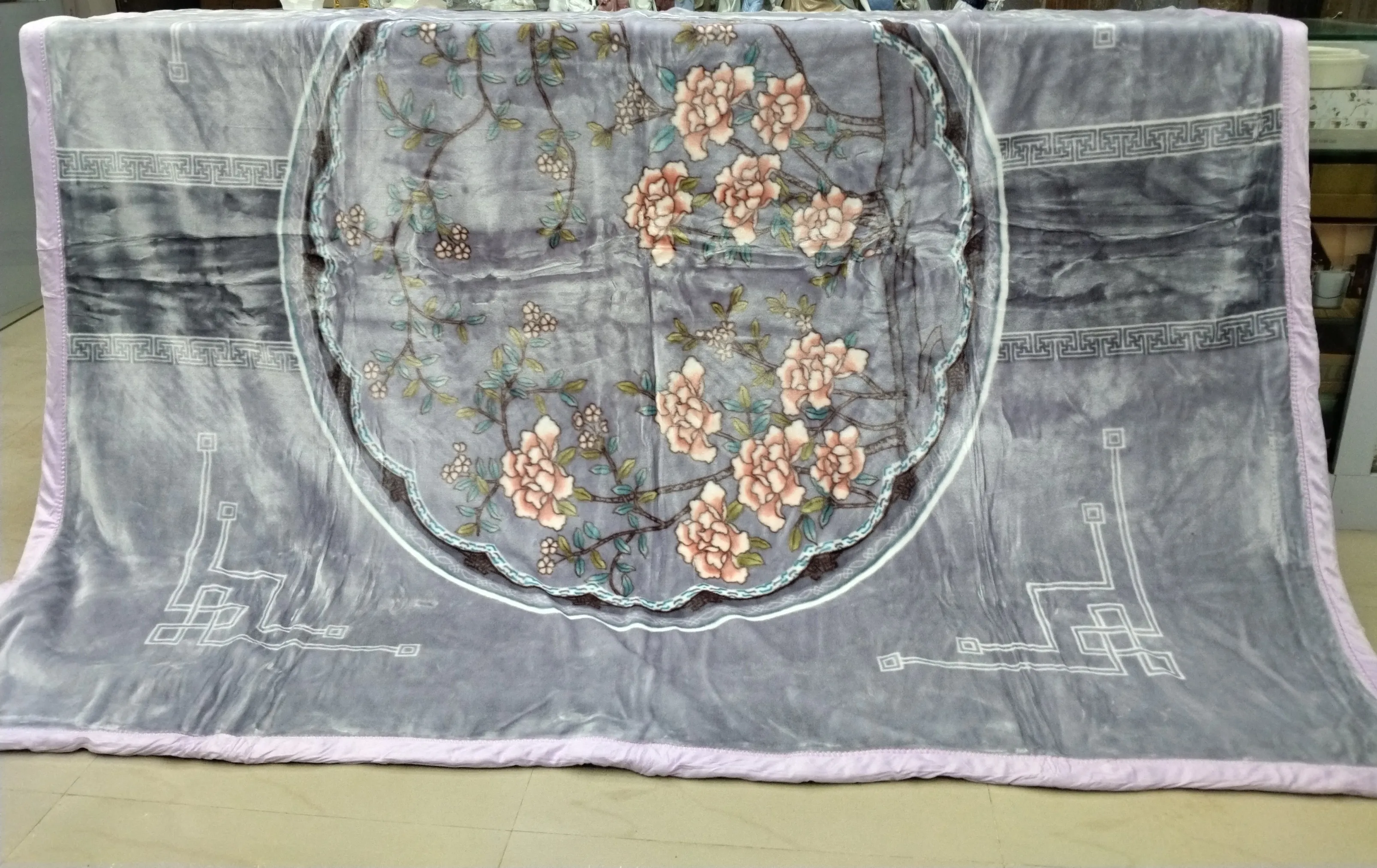 Floral Patterned Blanket view 2