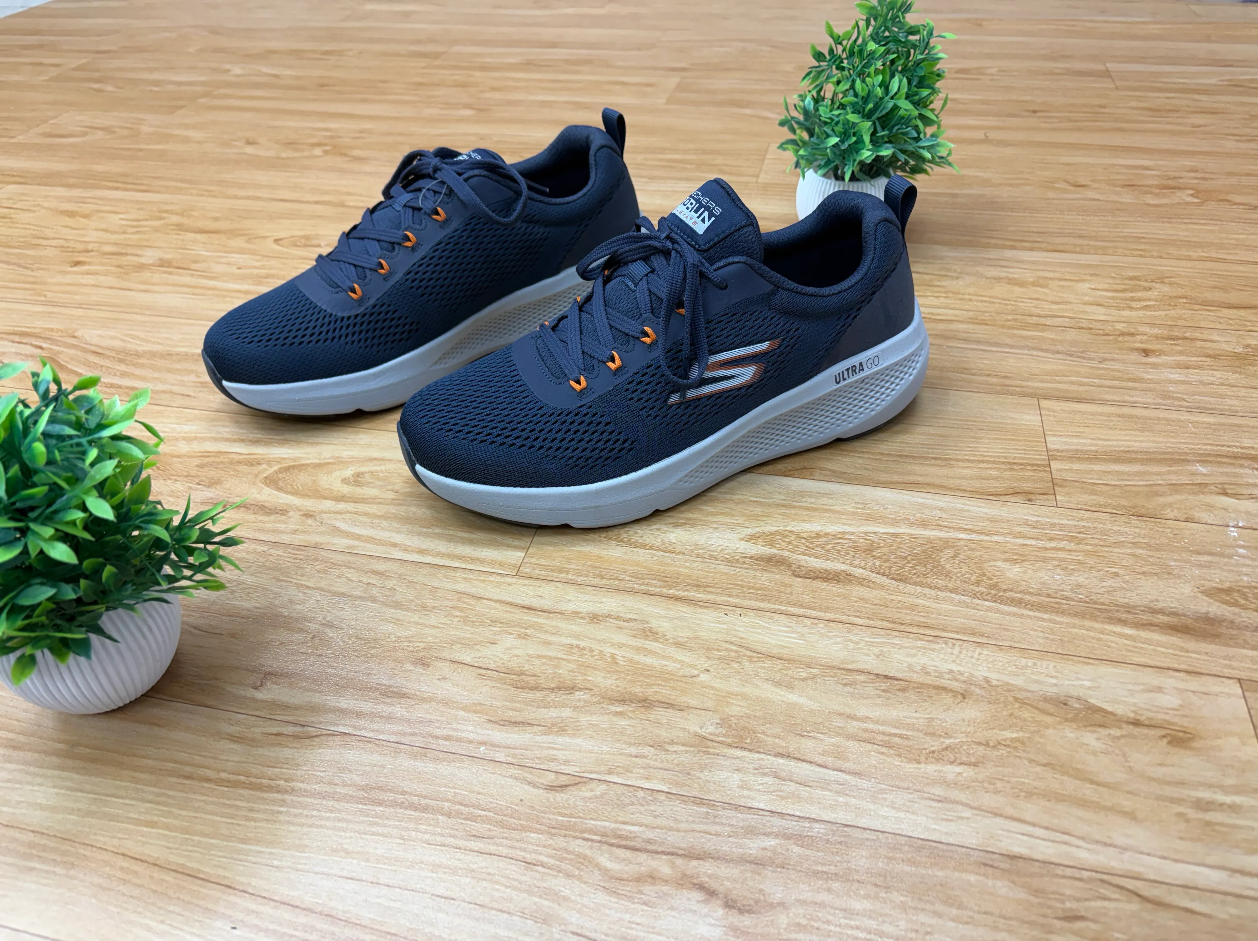 Skechers Ultra Go view 2