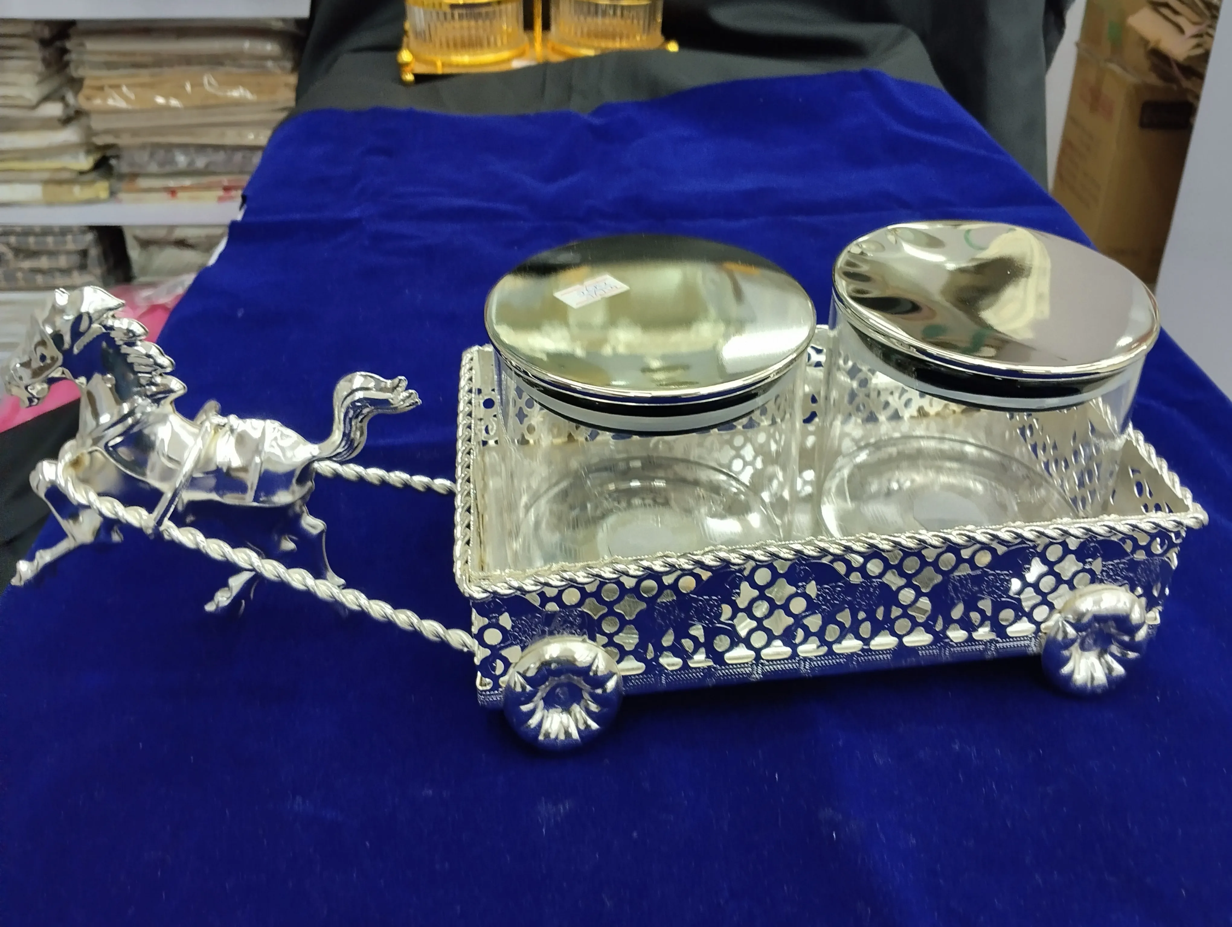 Silver Chariot Jar Holder view 2