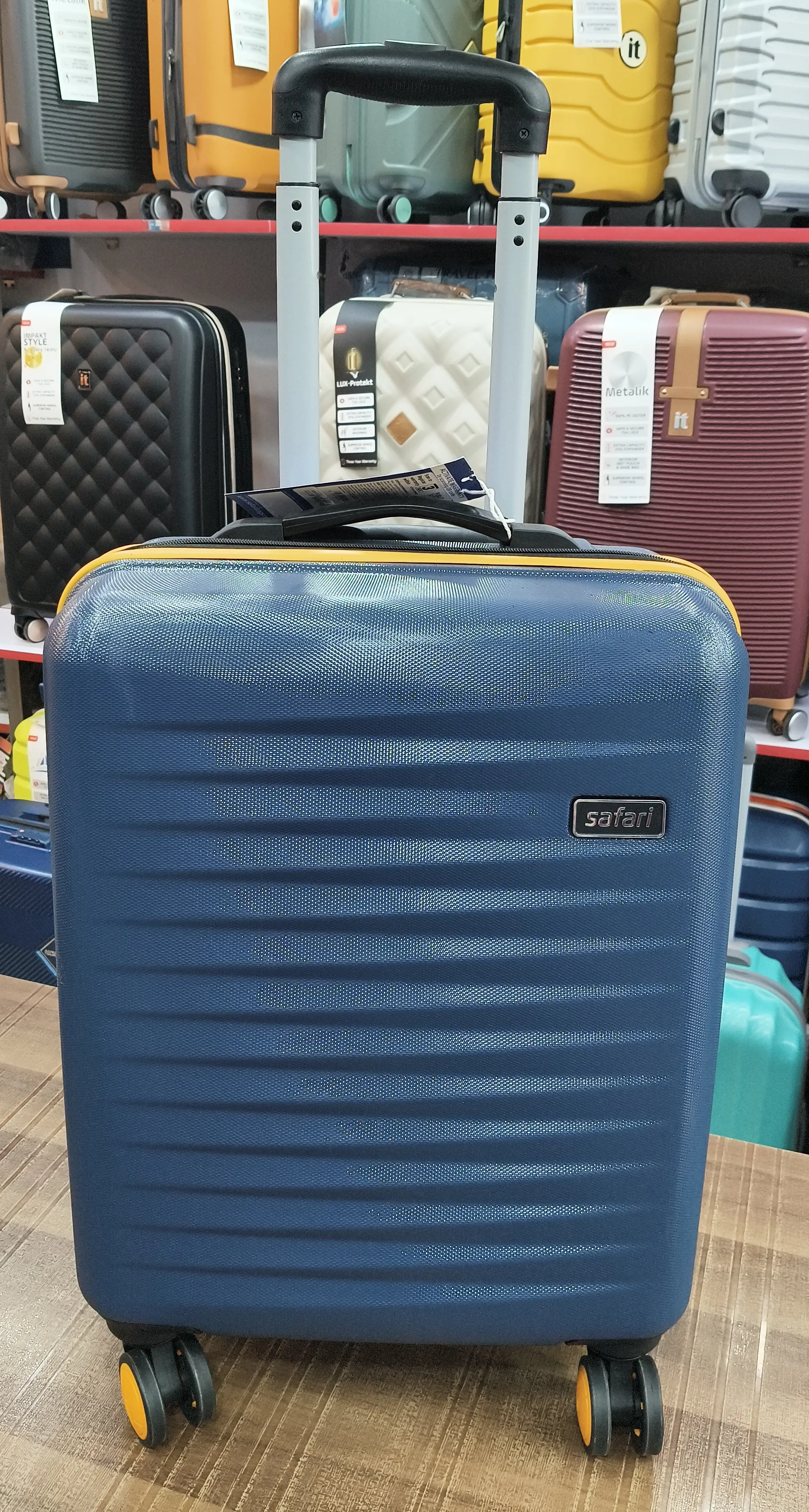 Safari Cabin Size Luggage 55 Cm With 5 Years Replacement Guarantee Worldwide view 3