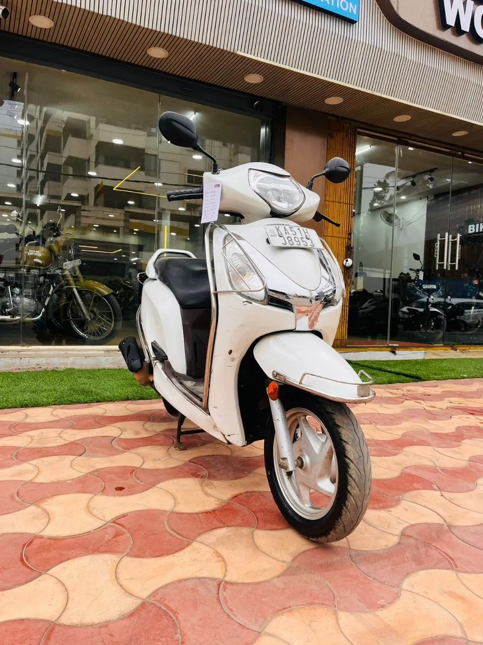 Aviator/2019 Model view 2