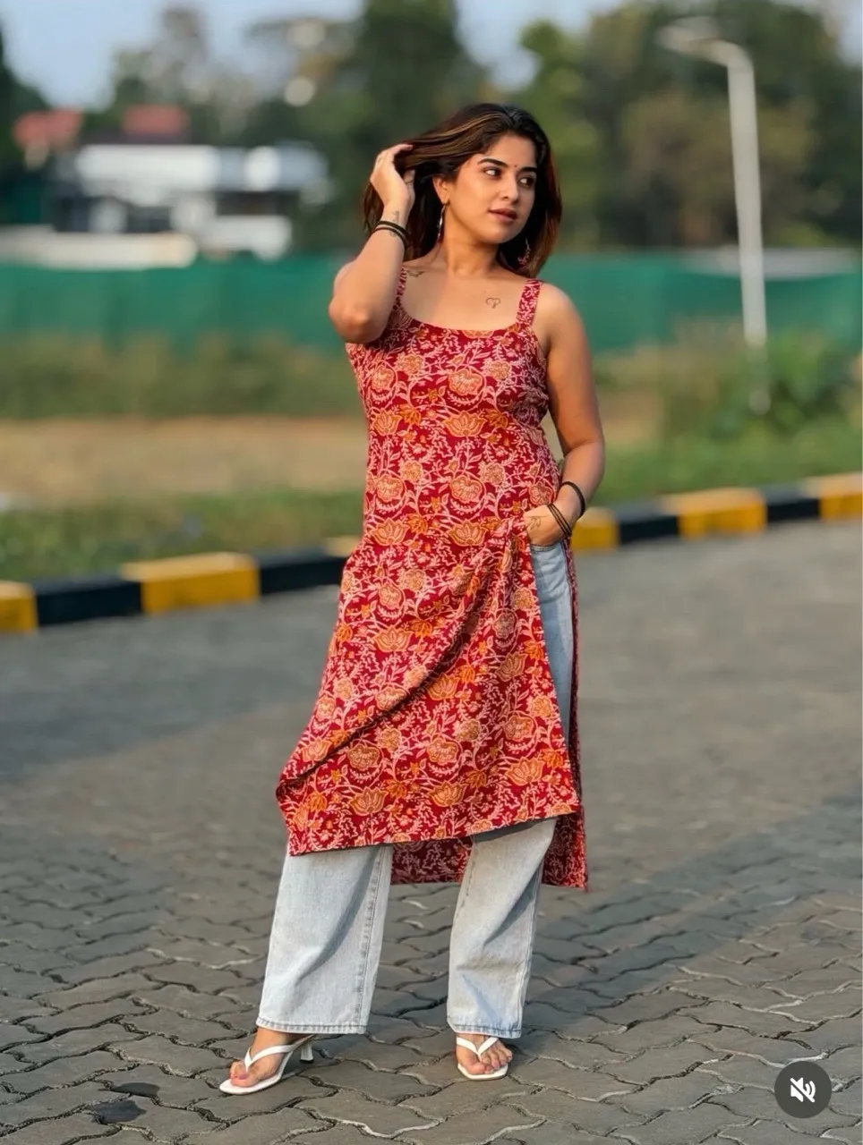 ‘Gulzar’ Kurti New - Red view 3