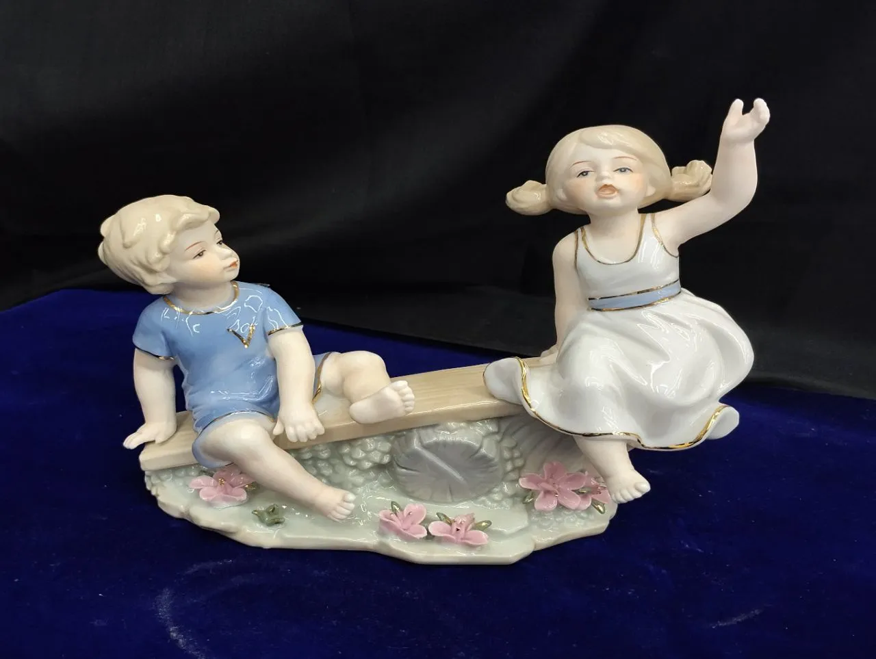 Porcelain Couple Figurine Adolescent view 4