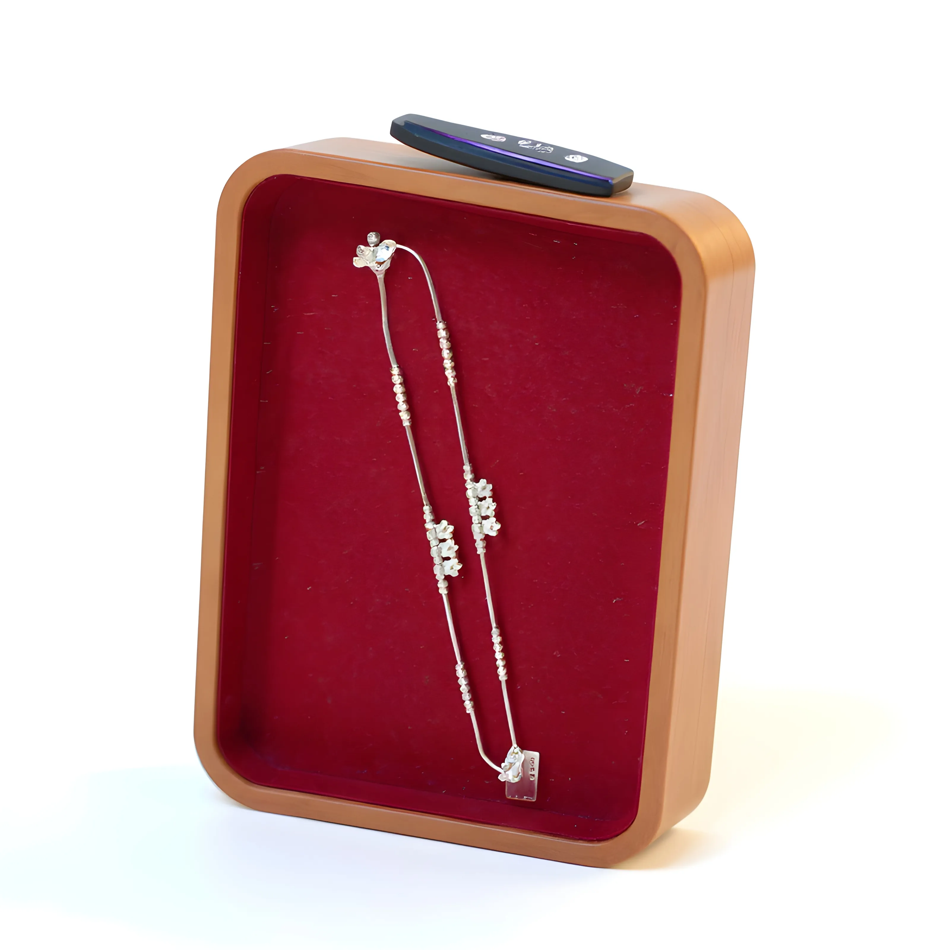 Lustrous Chain Necklace view 2