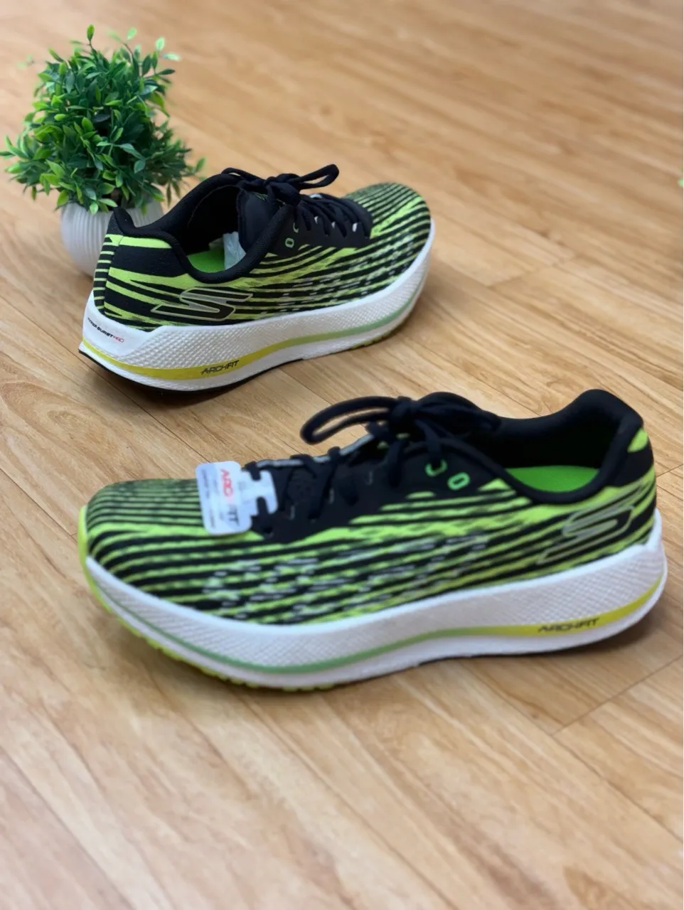 SKECHERS Arch Fit view 4