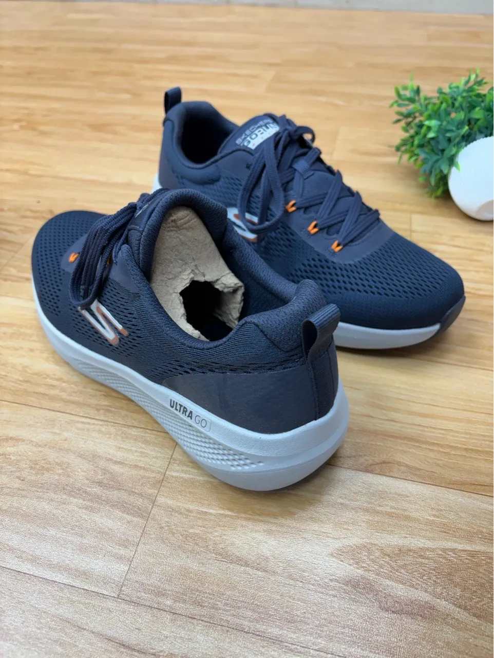 Skechers Ultra Go view 3