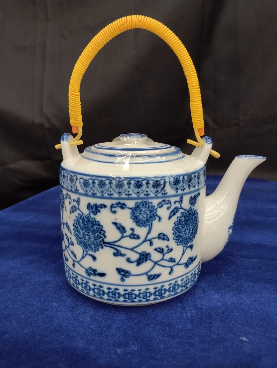 Blue and White Porcelain Tea Cattle view 4