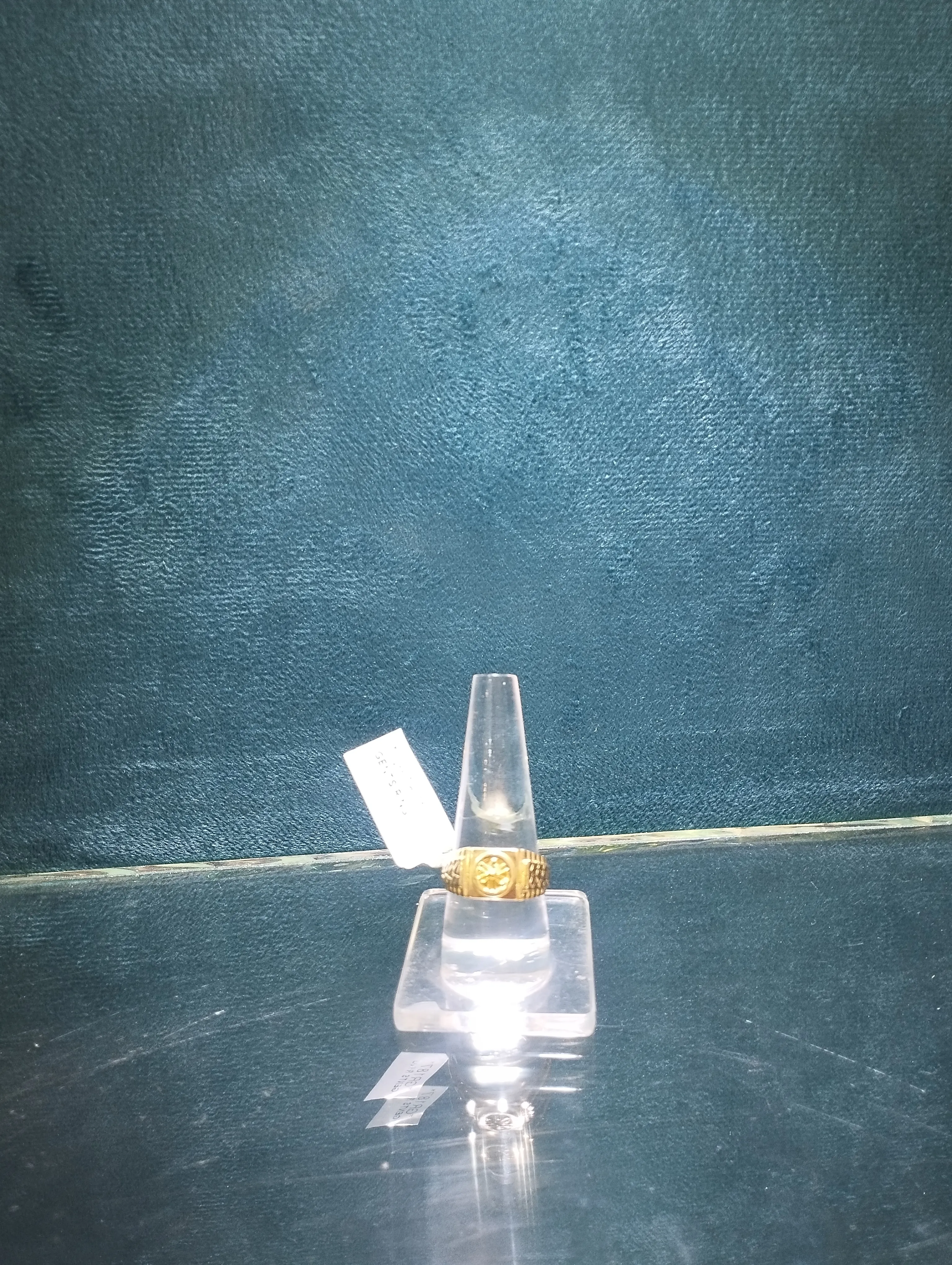Gold Ring. view 2