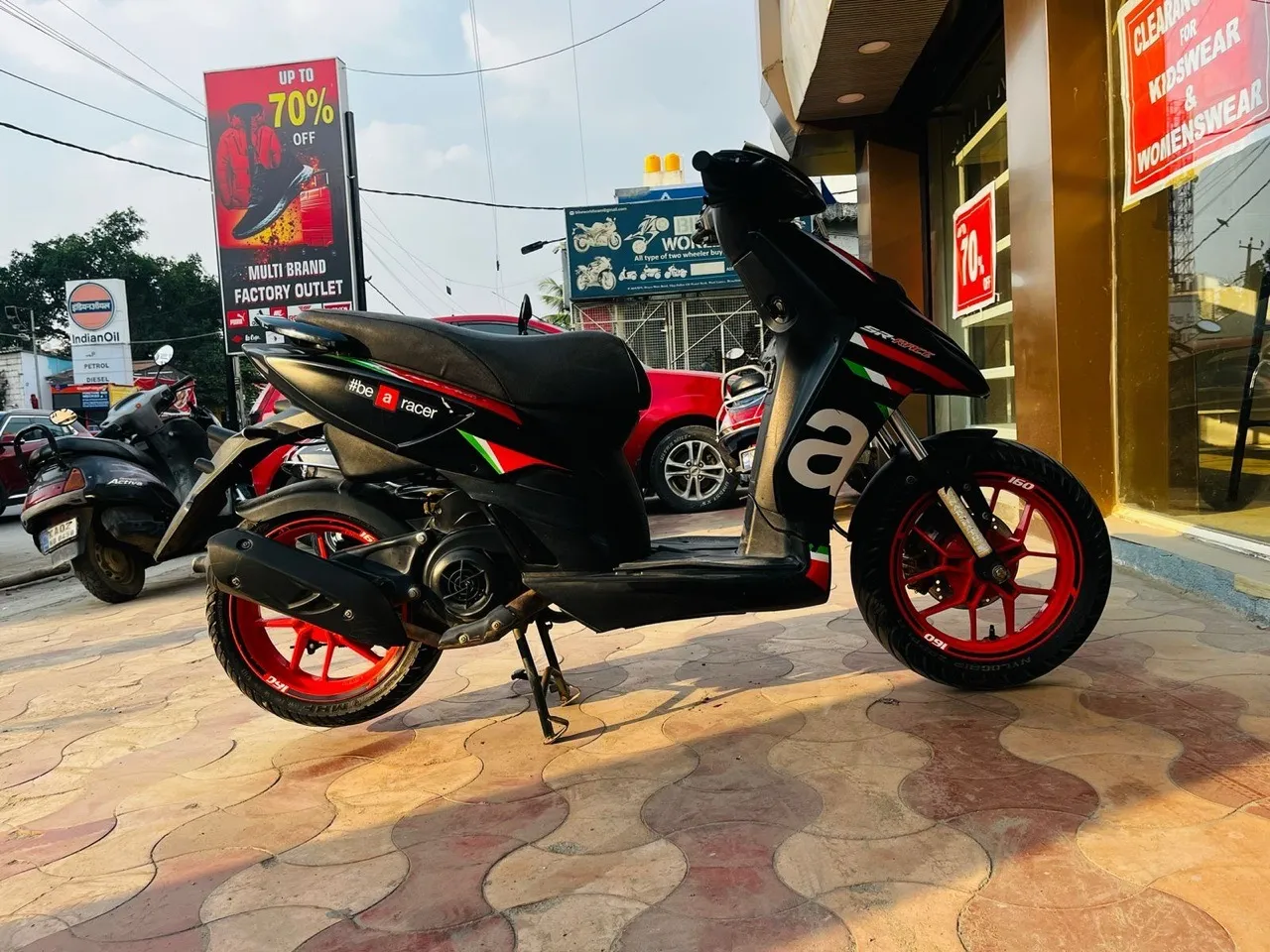 Aprilia SR 160/2022 Model view 2