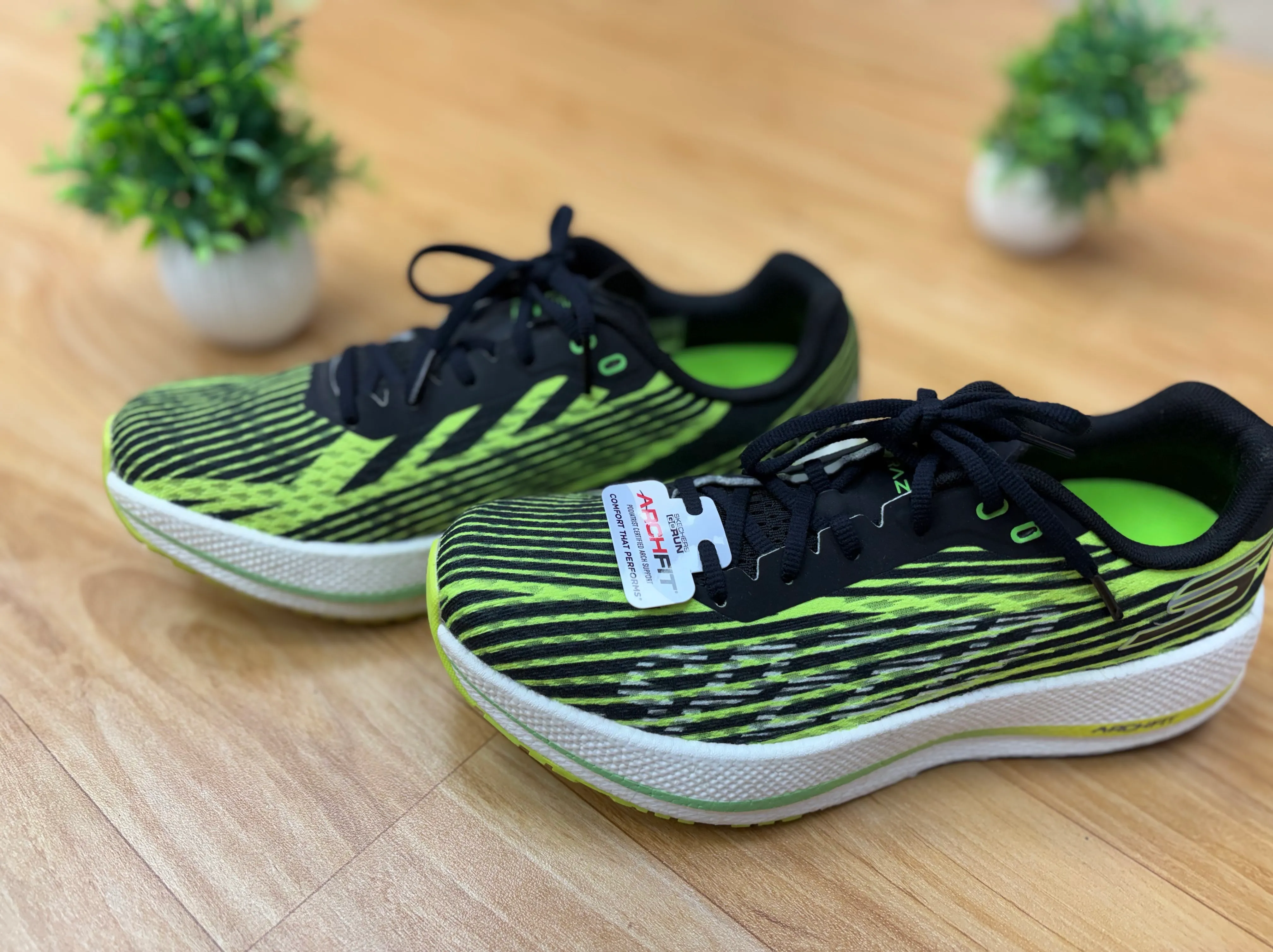 SKECHERS Arch Fit view 2