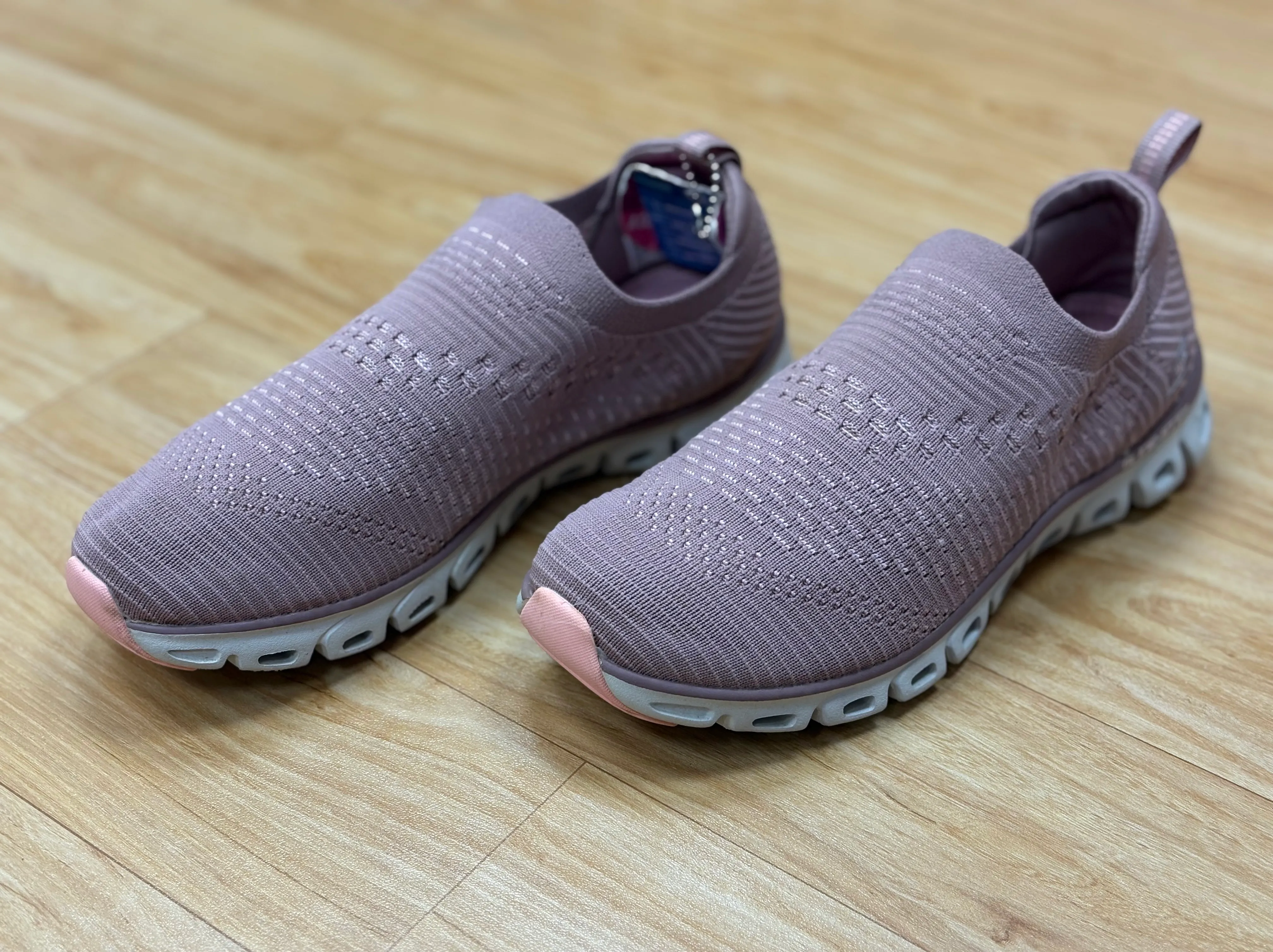 Sketchers Shoes. view 2