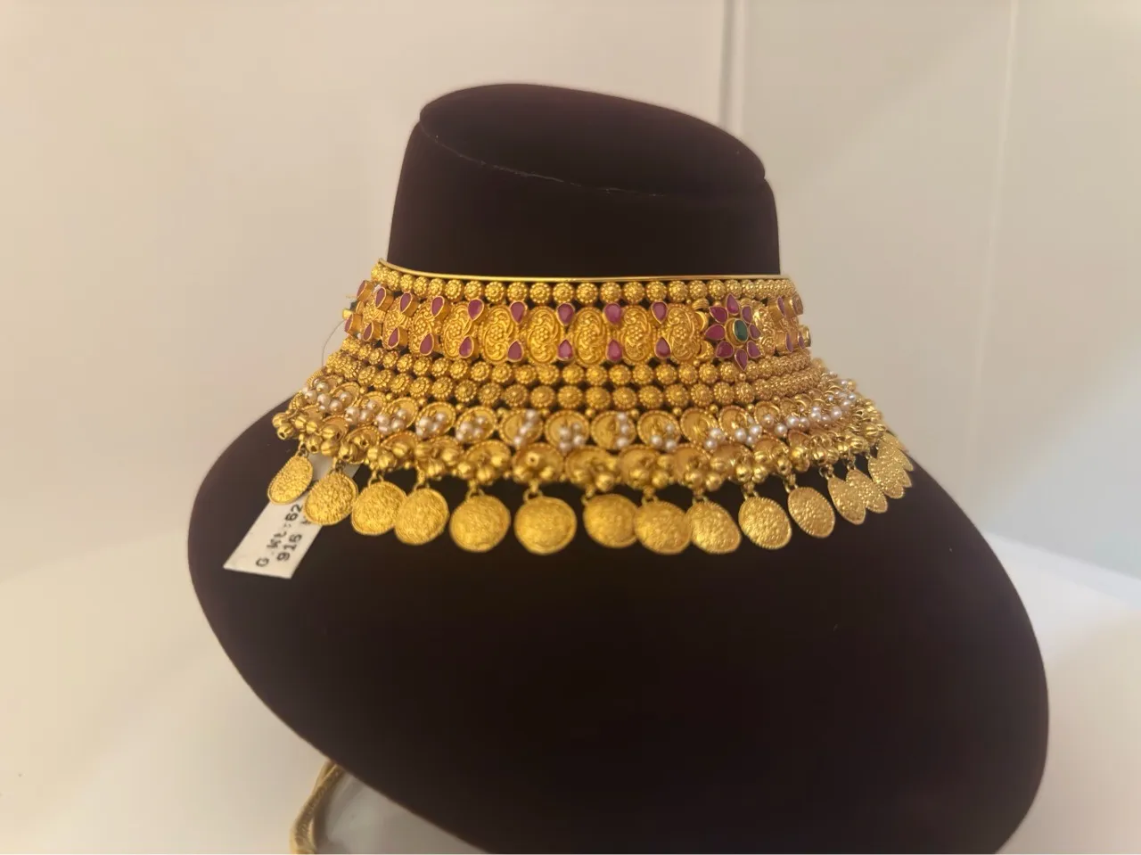 Choker 2 view 2