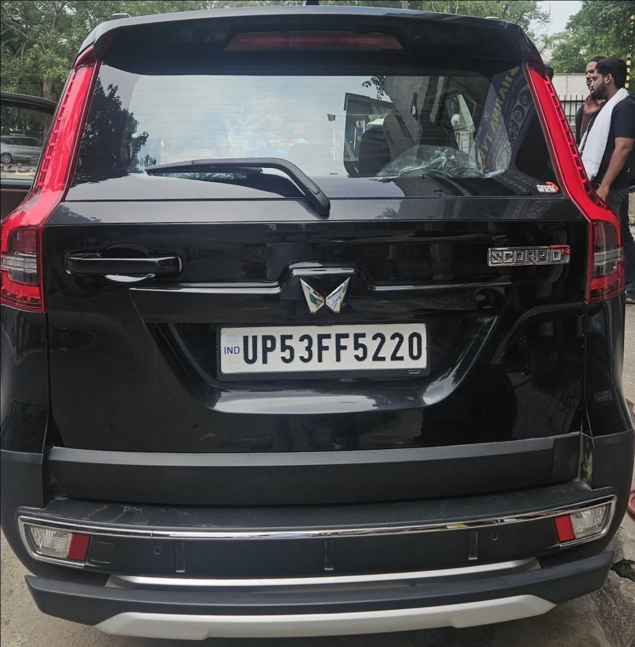 Scorpio N Black view 4