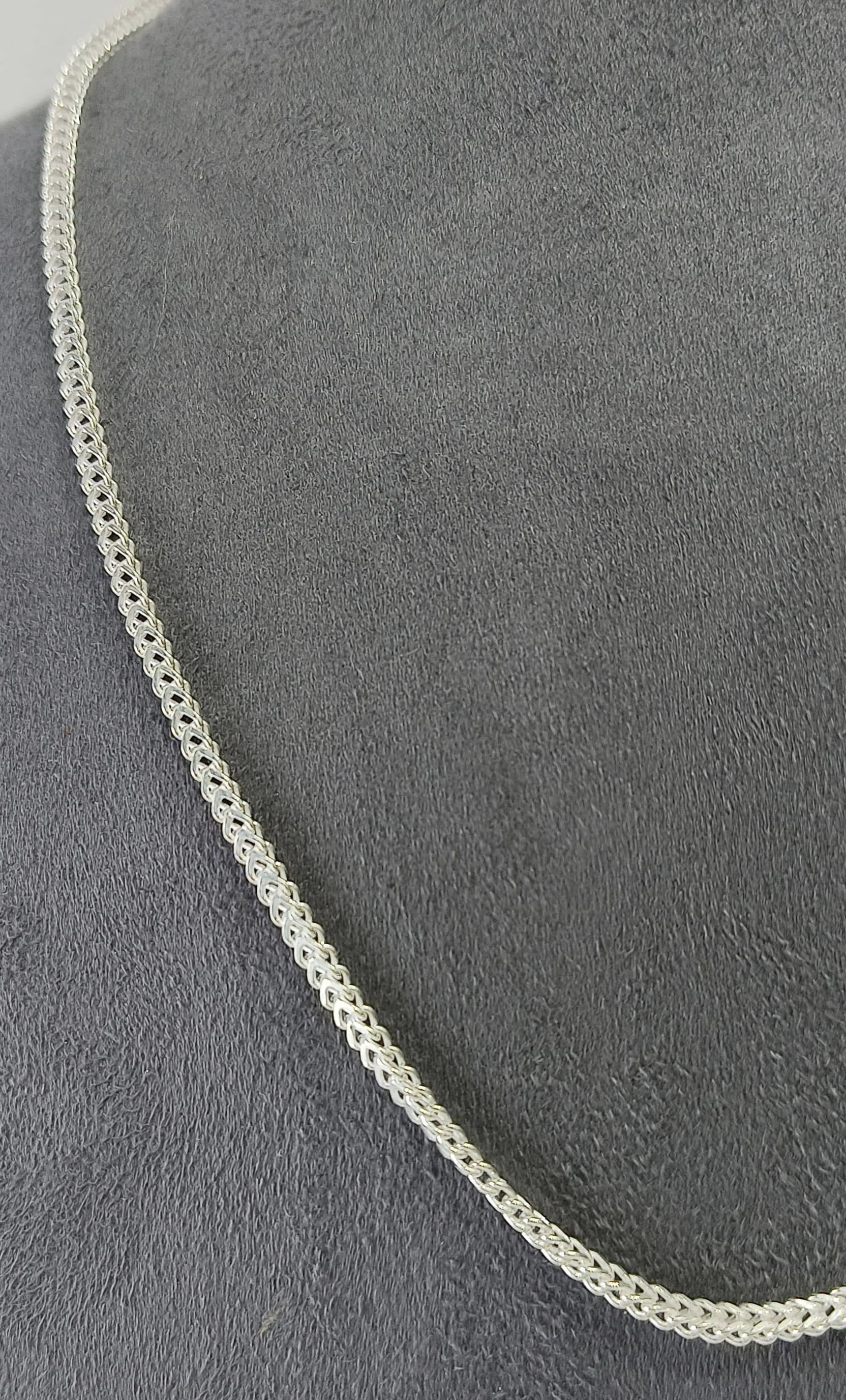 Silver Chain (AVSC-28) view 3