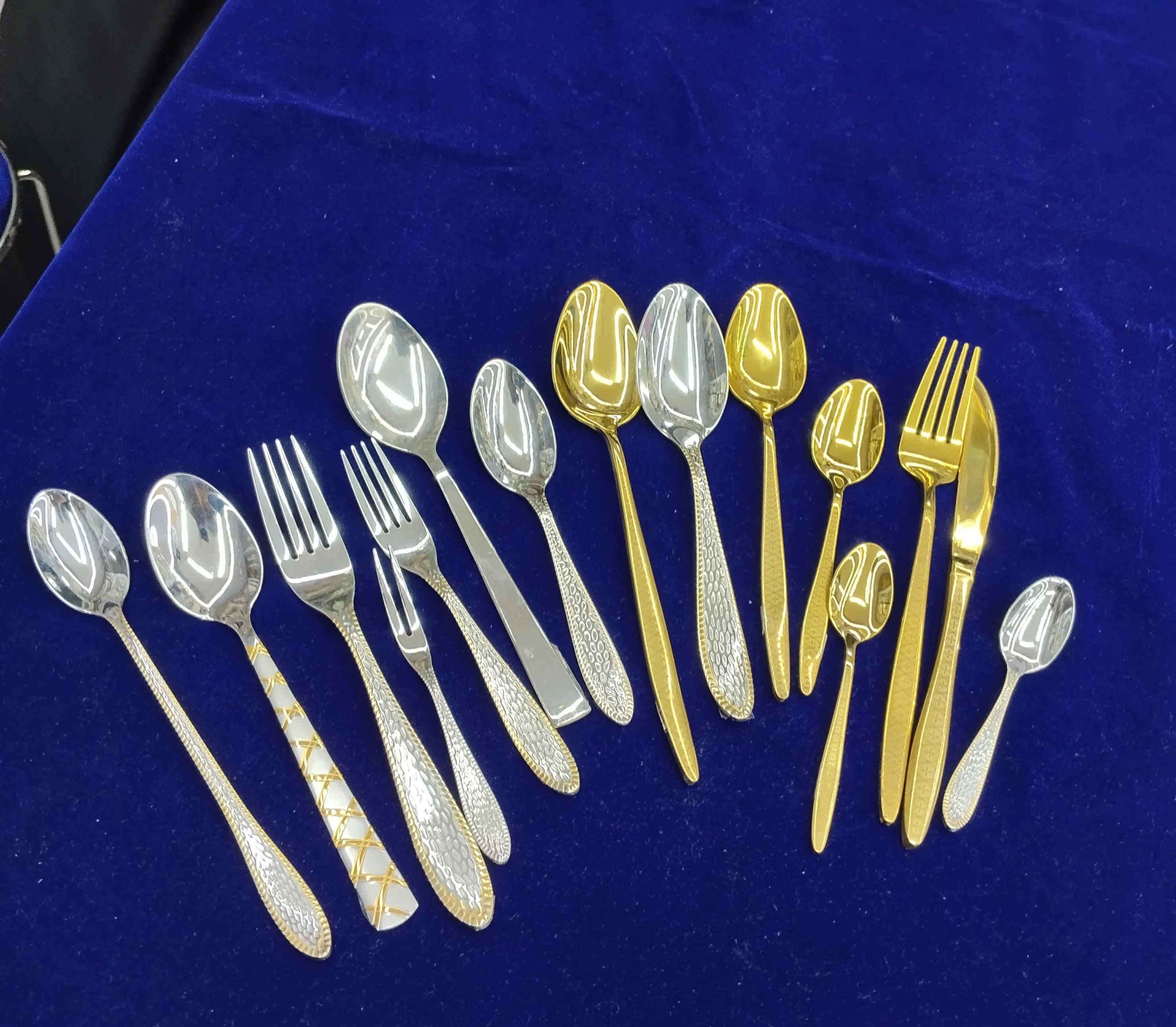 Decorative Cutlery Set Gold N Silver view 8