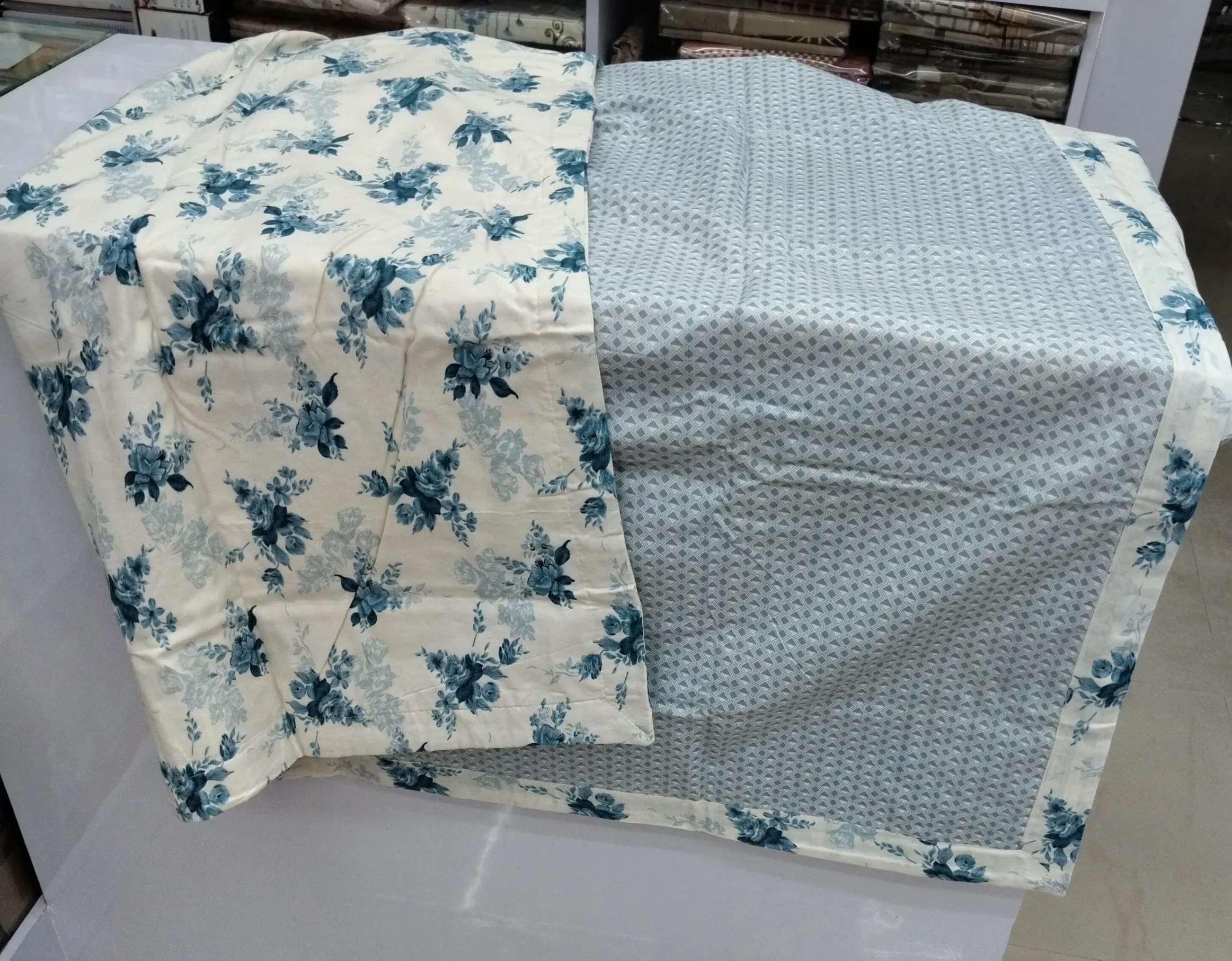 Floral Dual Design Comforter view 2