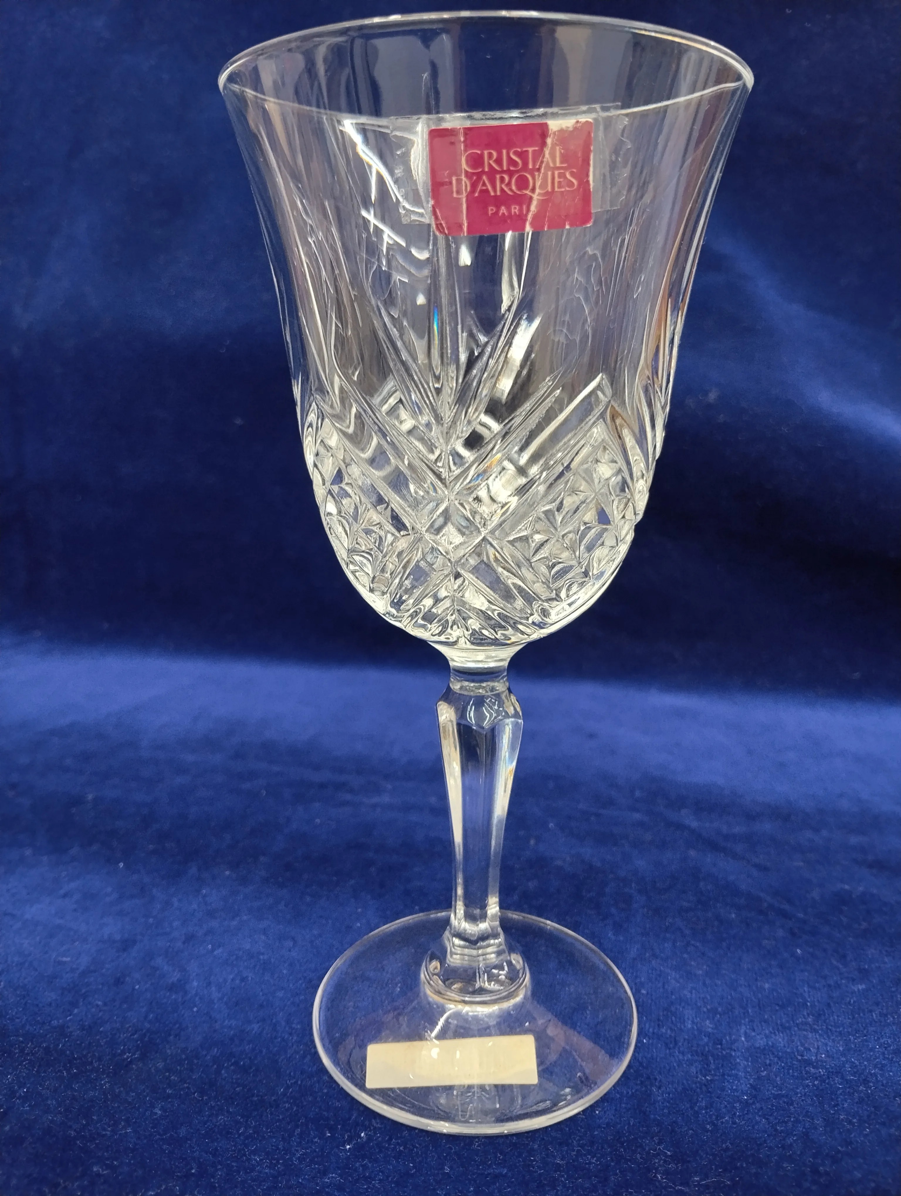 Cristal dArques Wine Glass view 2
