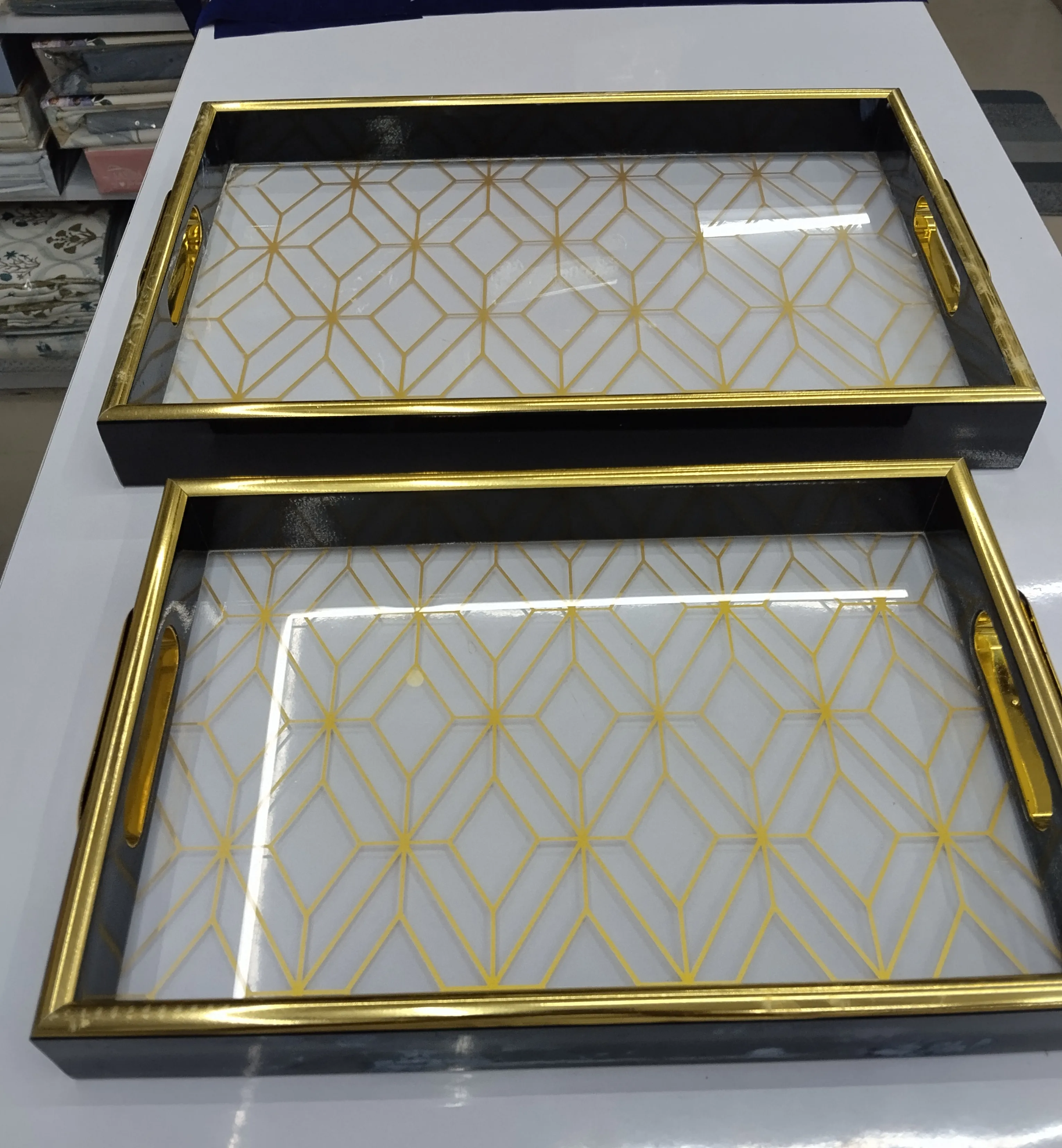 Gold Geometric Pattern Glass view 2