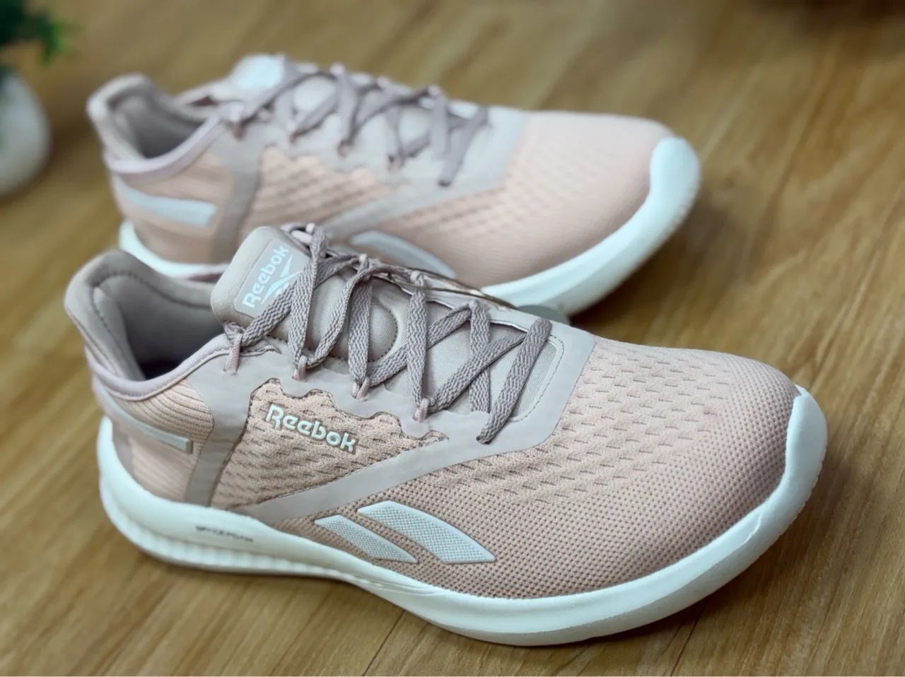 Reebok Sneakers view 4