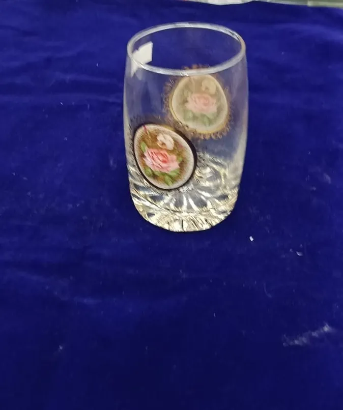 Vintage Rose Motif Glass view 2