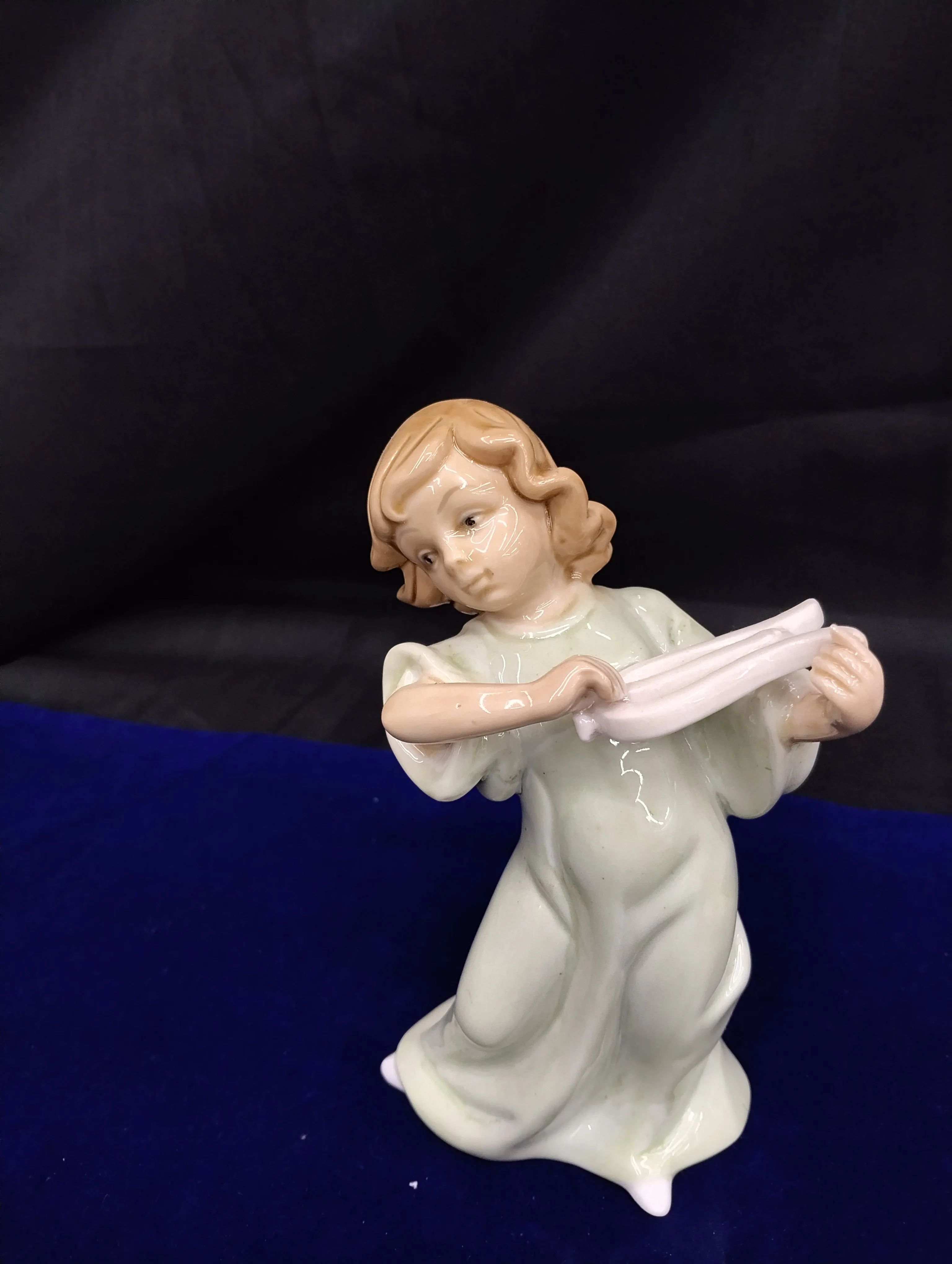 Porcelain Angel Playing Music view 2