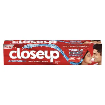 Closeup Triple Fresh Formula Toothpaste 80 g view 2