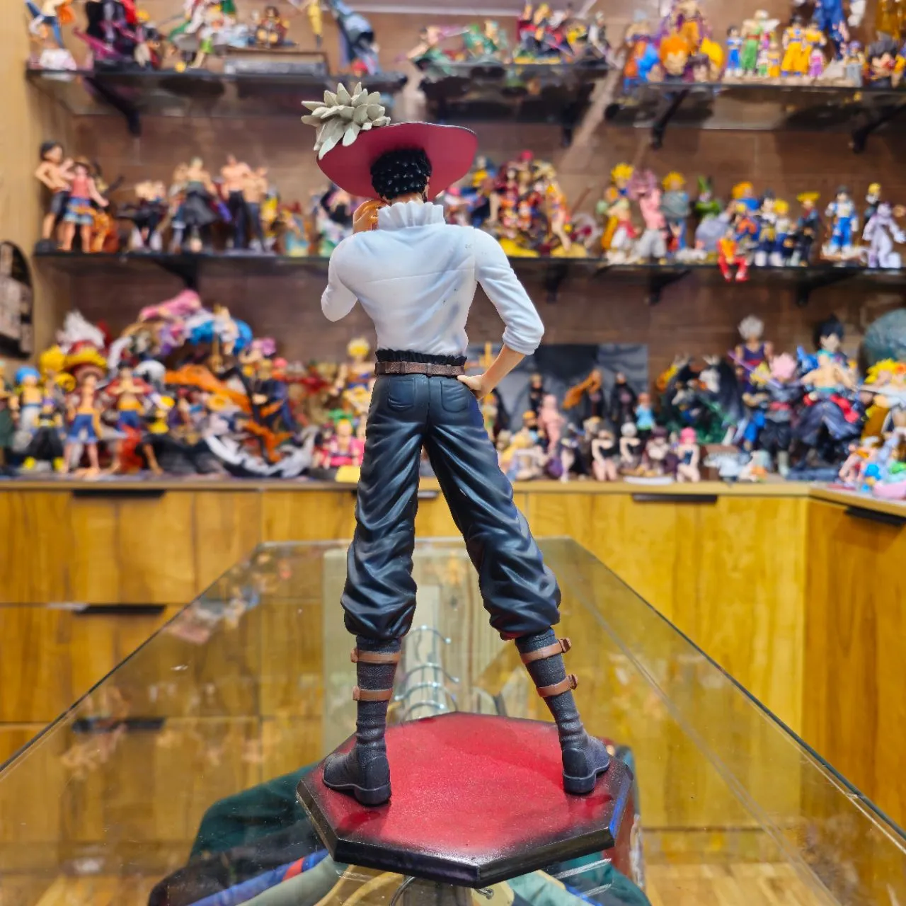 Dracule Mihawk view 3