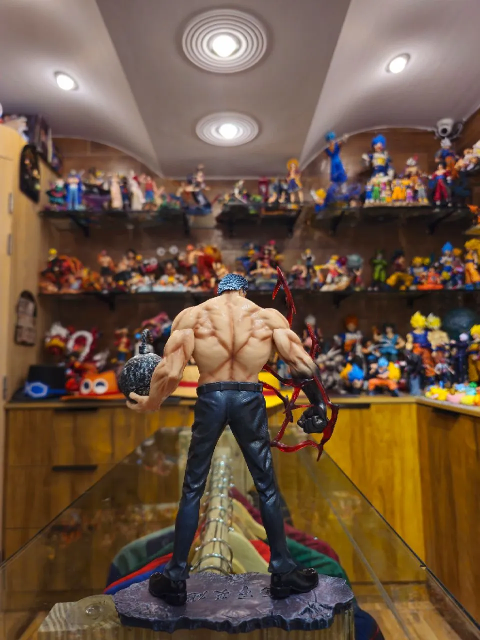 Monkey D. Garp Figure – One Piece (Hero of the Marines Ver.) view 3