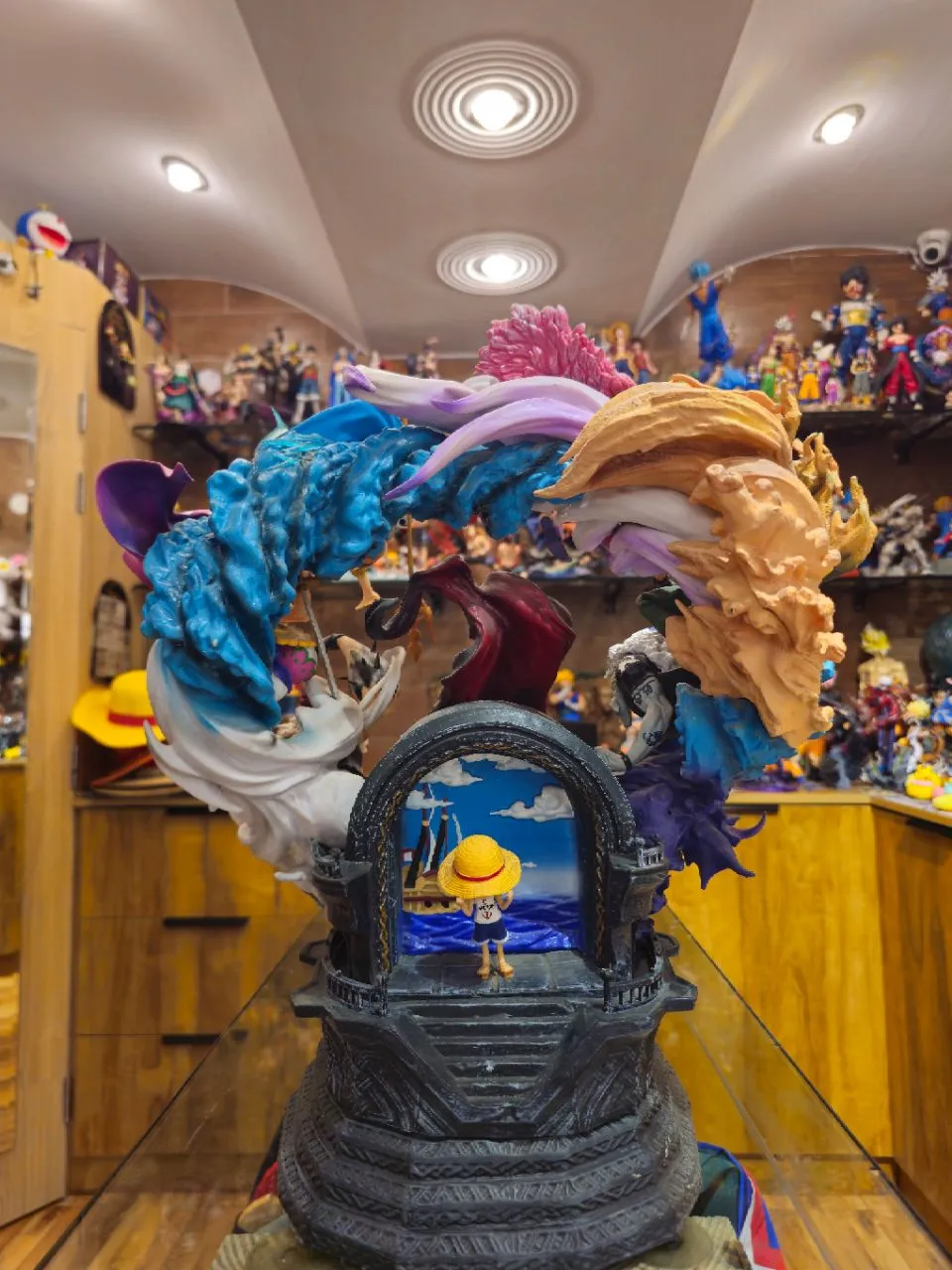 One Piece – “Throne of Rivals” Luffy vs. Warlords Mega Diorama Statue view 3