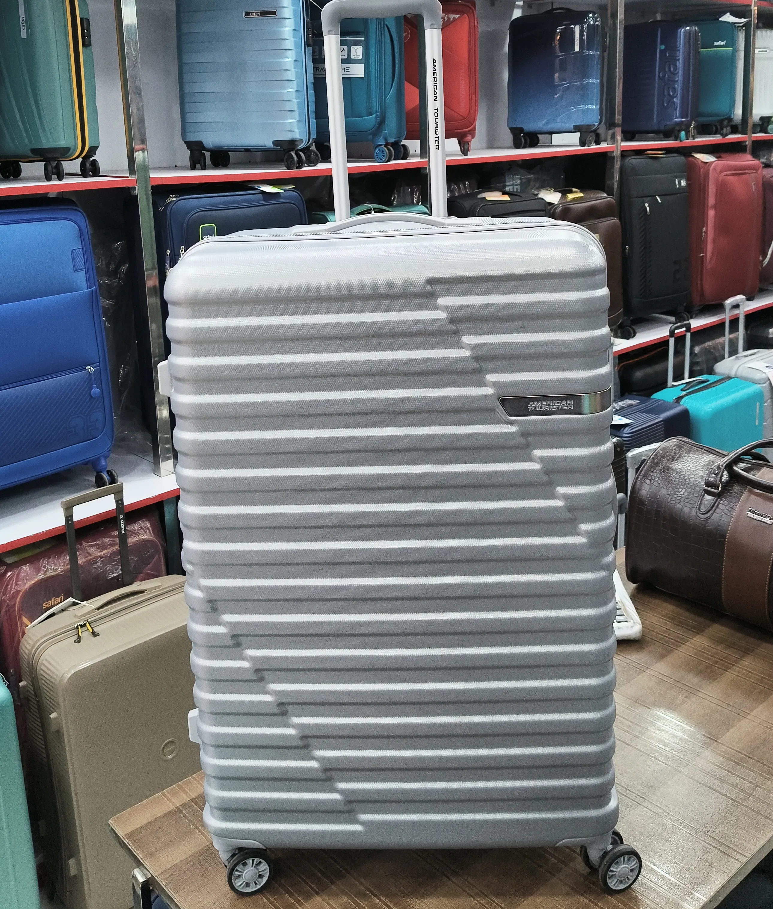 American Tourister Spinner Medium Size 68 Cm SIZE(45.5×67×30.5) view 4