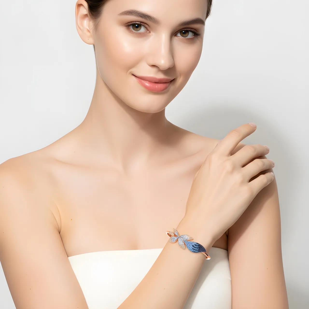 Shimmer & Shine Leaf Pattern Bracelet