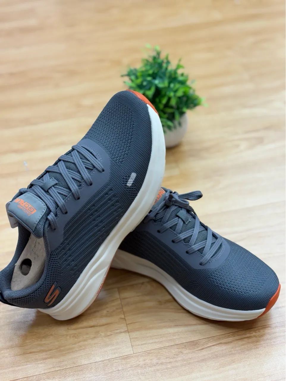 Skechers GOrun view 4