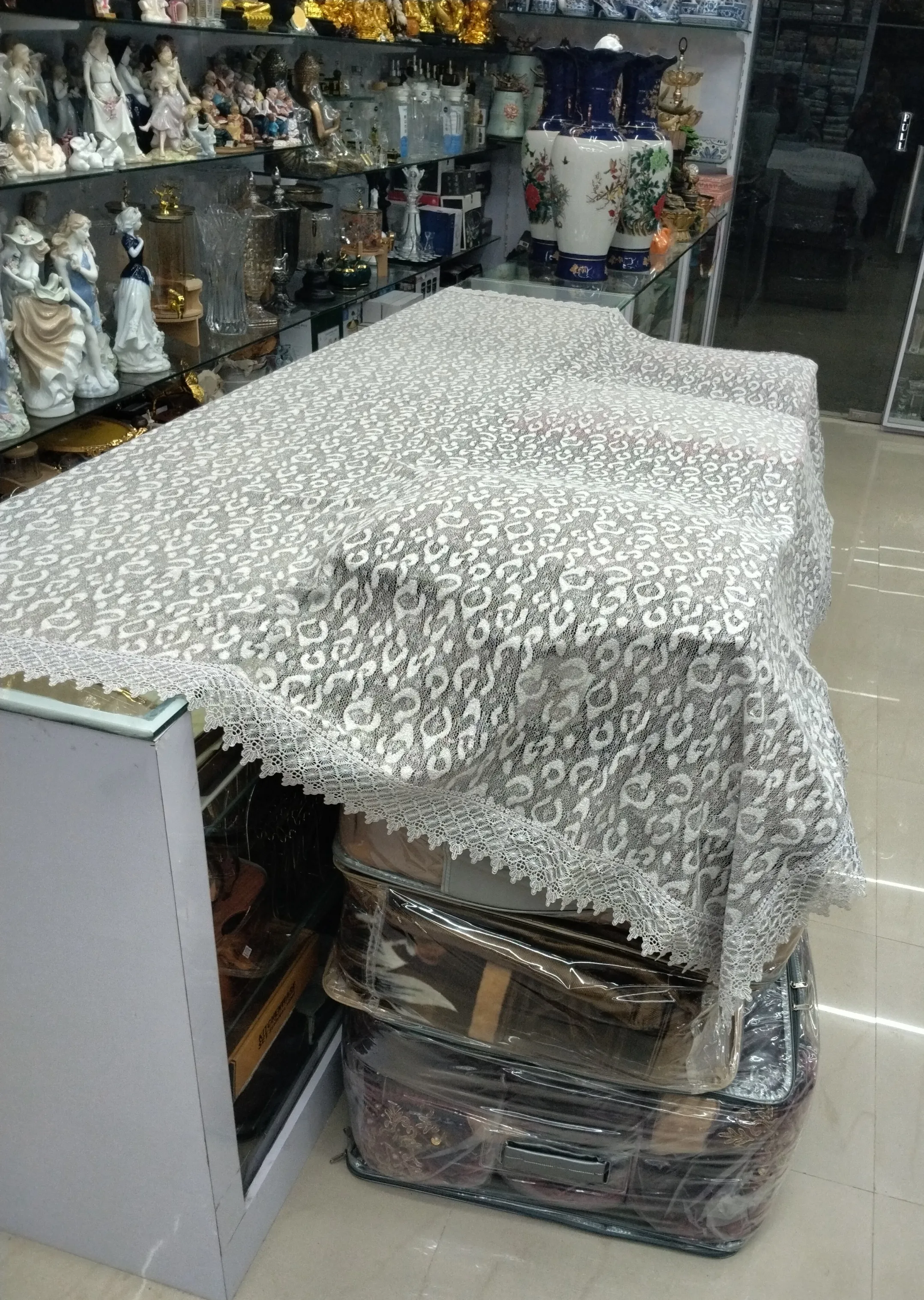Lace Silver Mat view 2