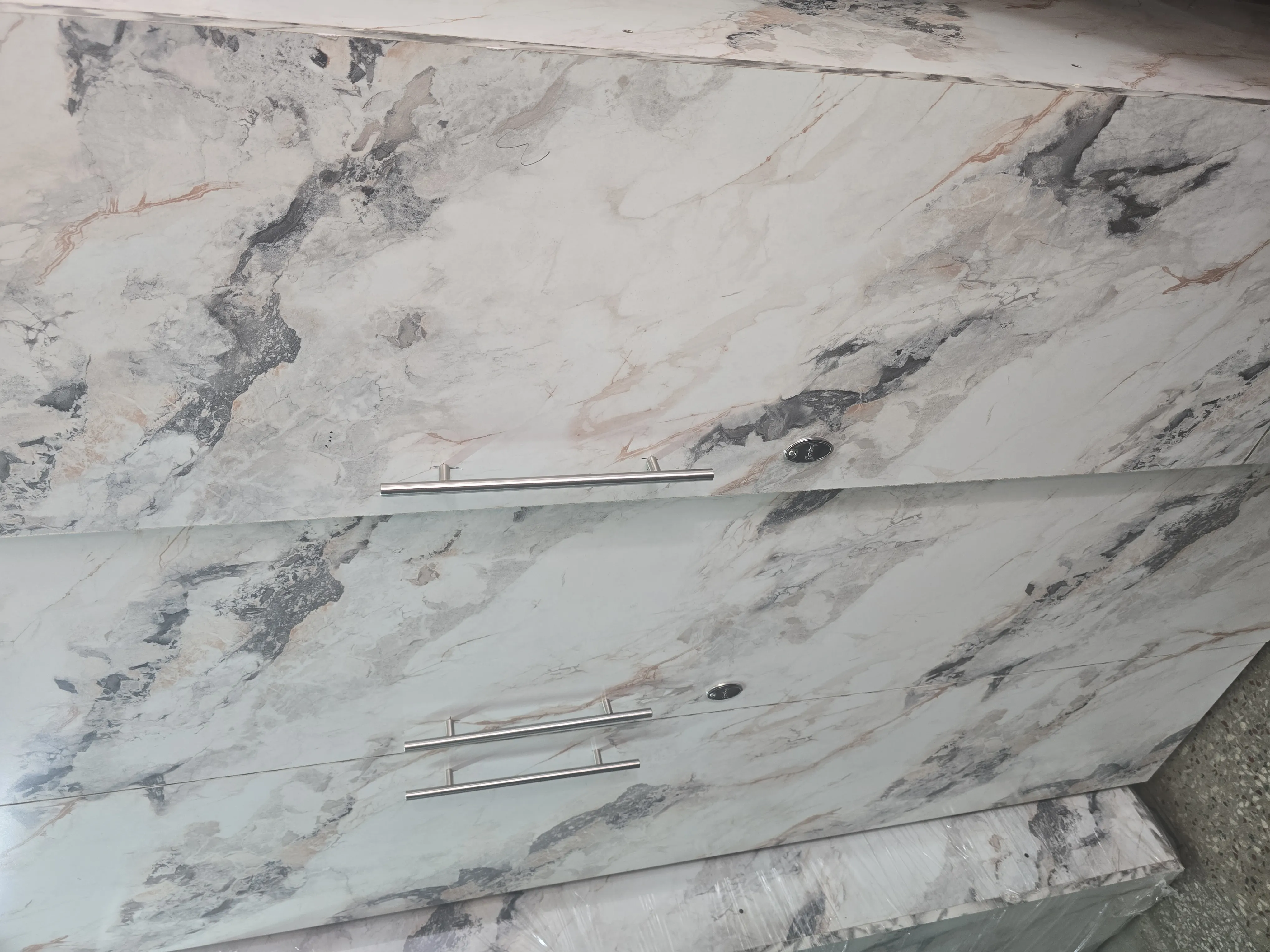 Marble-Finish Wardrobe view 2