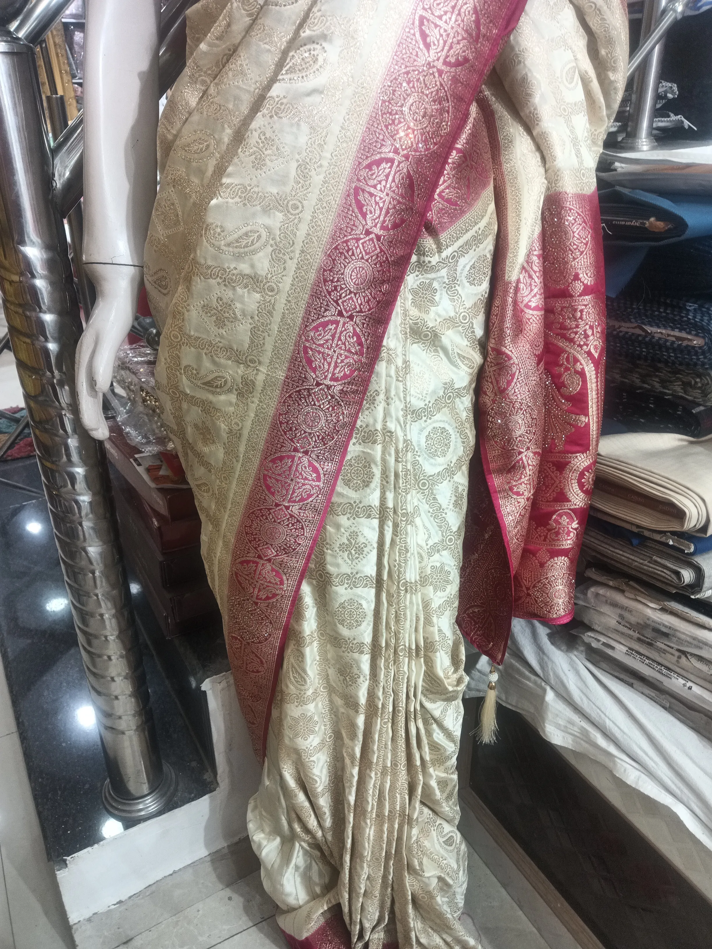 Banarasi White Red Silk Saree view 3