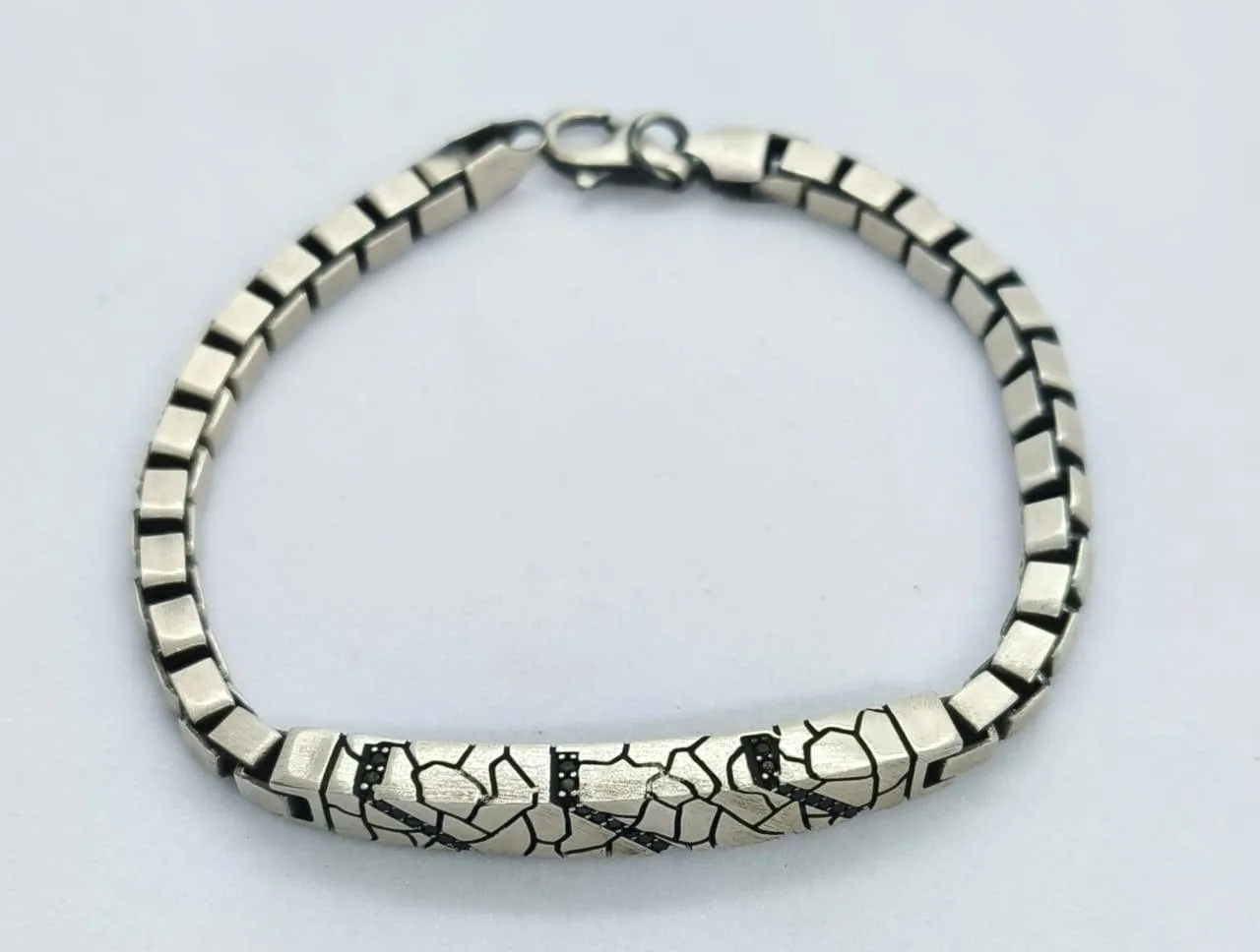Intricate sterling Silver Bracelet (AVSBR-01) view 2