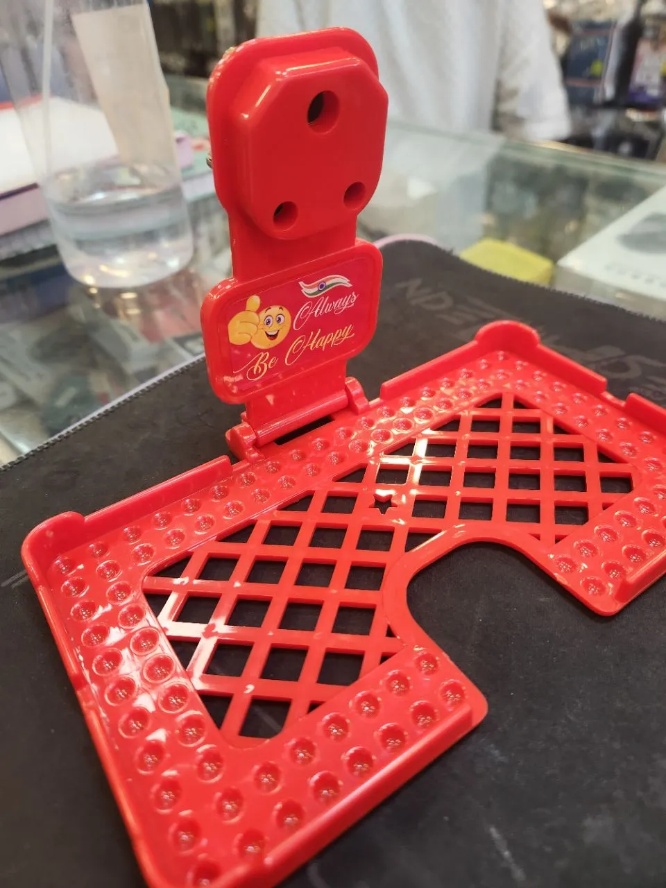 Remex Mobile Holder Charging Pad view 3
