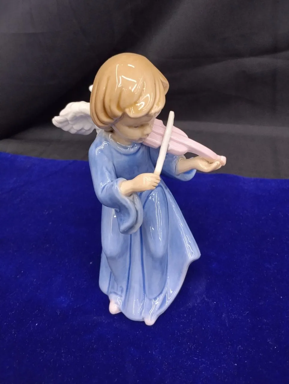 Porcelain Angel Figurine Maestro view 8