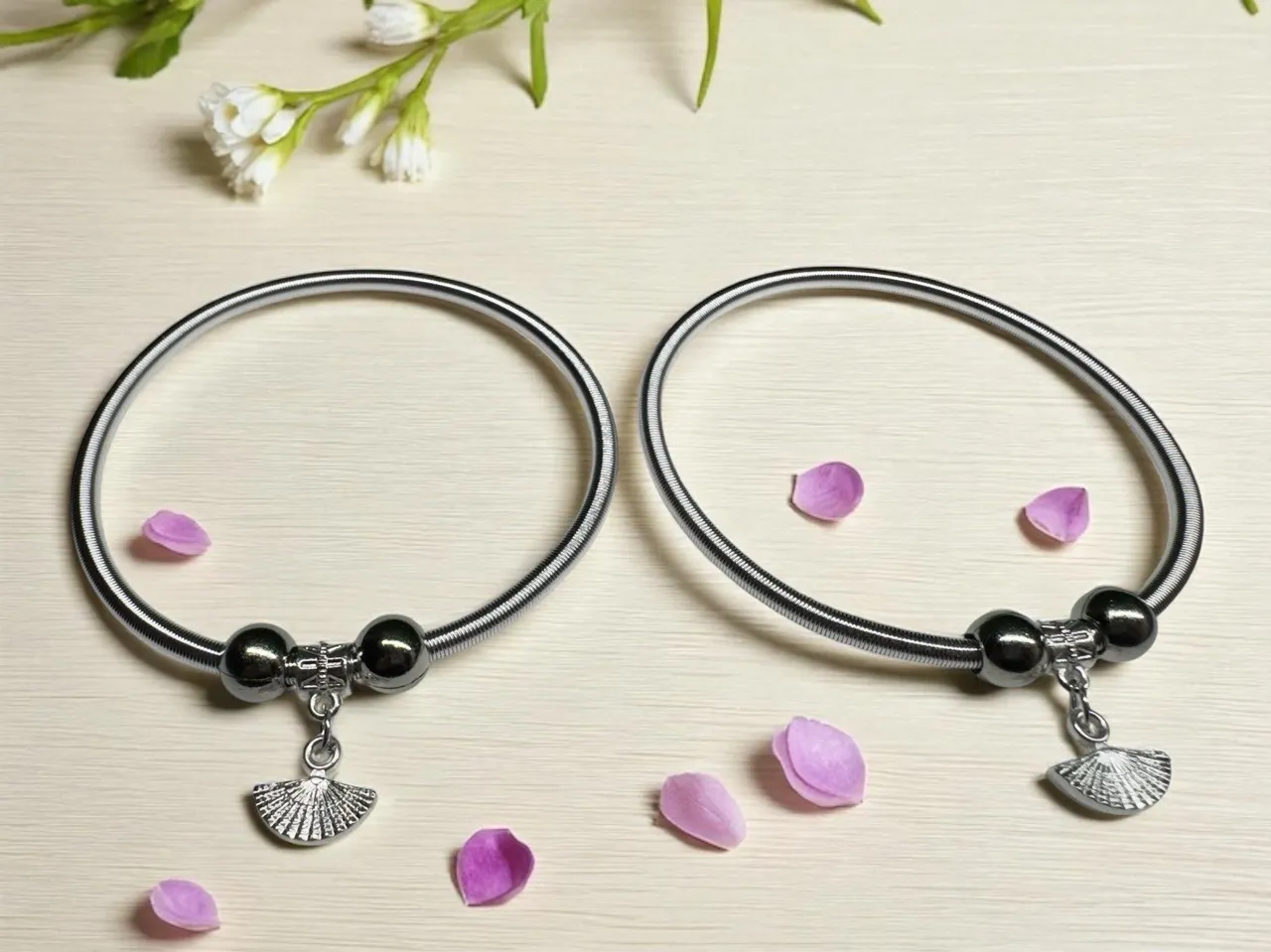Silver Leaf Charm Spring Anklets view 5