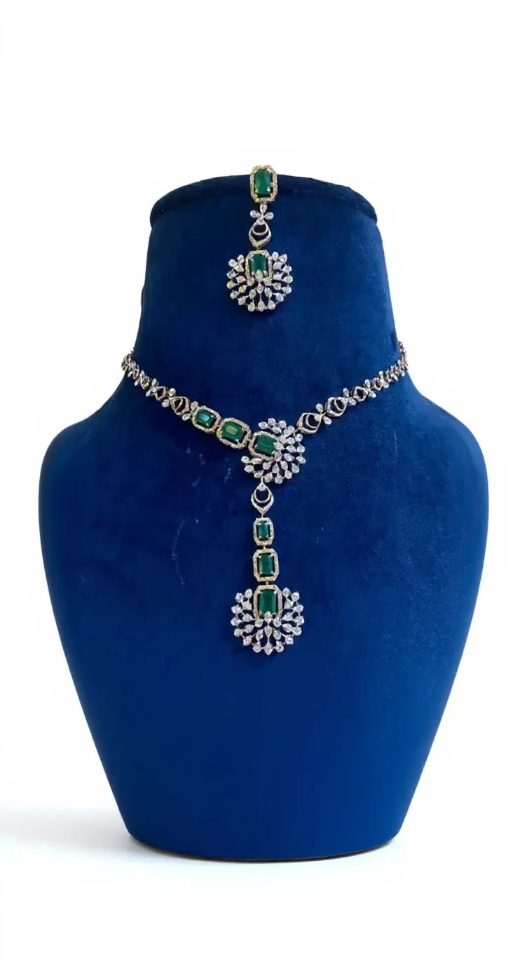 DNS 414 Emerald and Diamond Necklace Set view 2