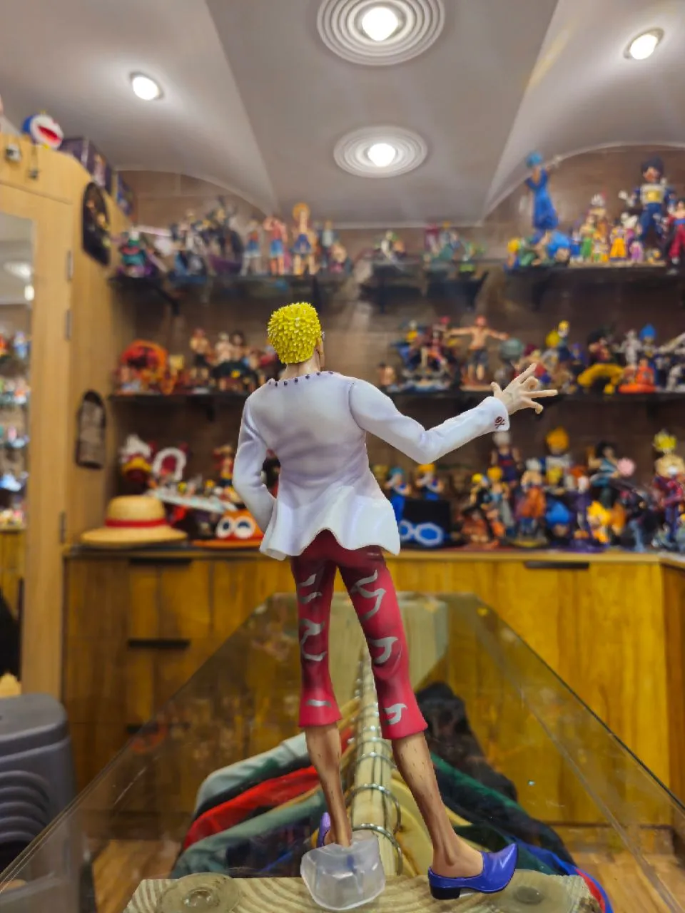 One Piece – Donquixote Doflamingo “Vacation King” Casual Style Collectible Figure view 3