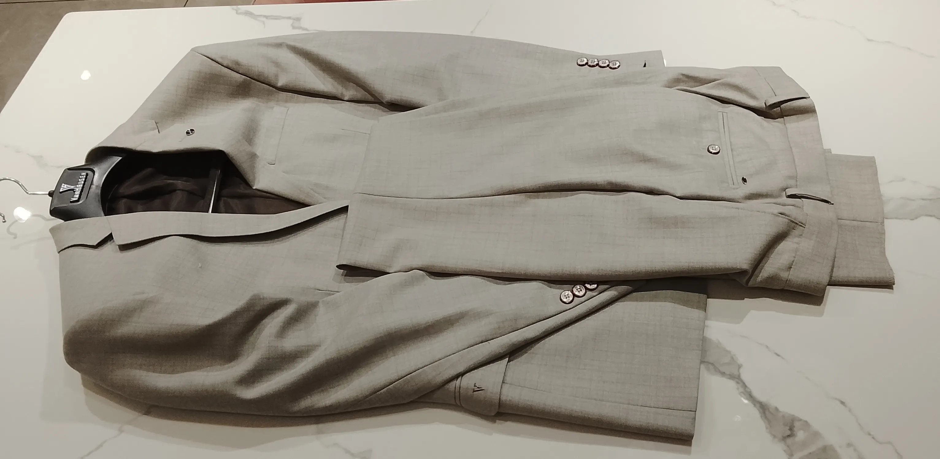 Van HeusenMens Suit view 3