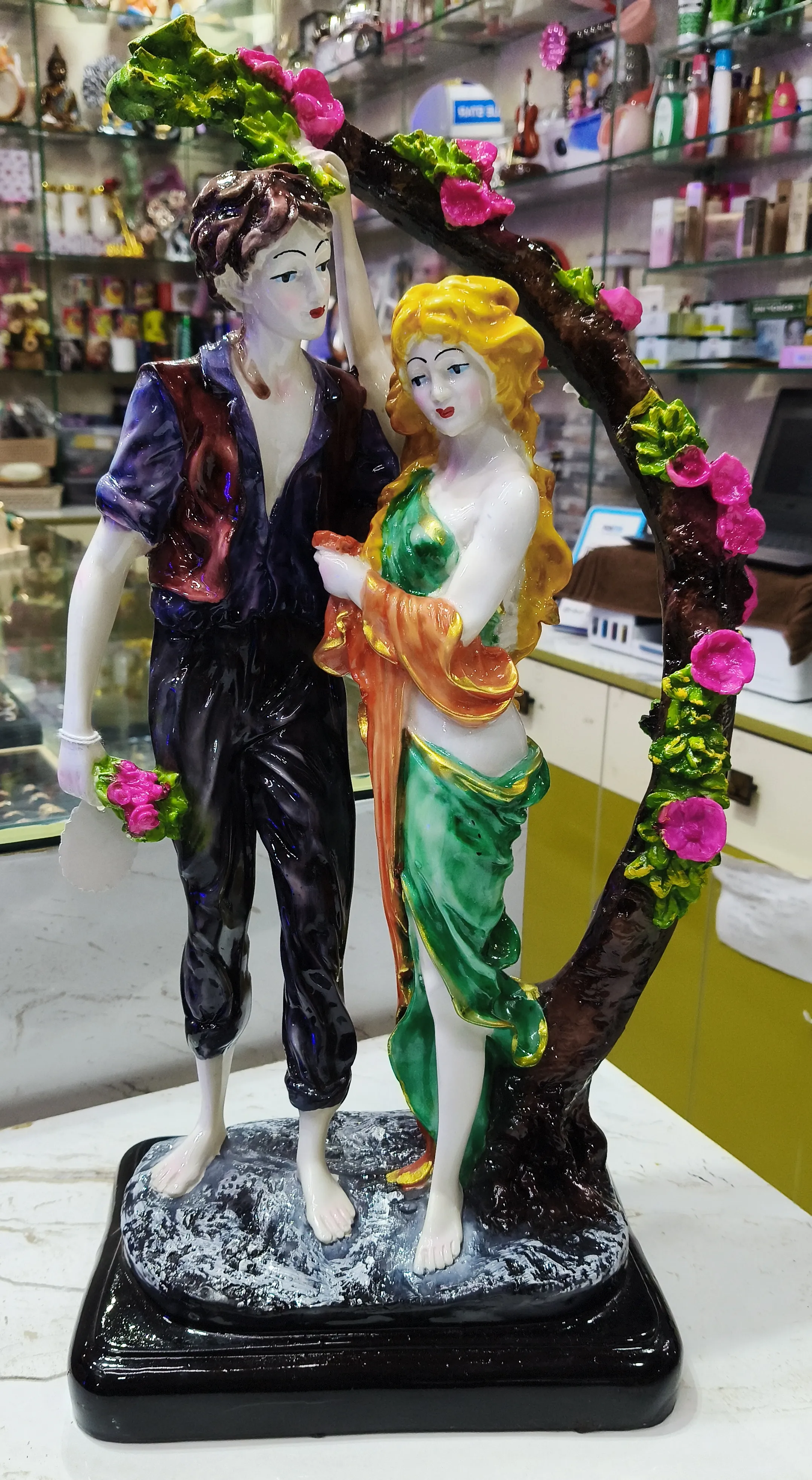 Romantic Couple Statue view 2